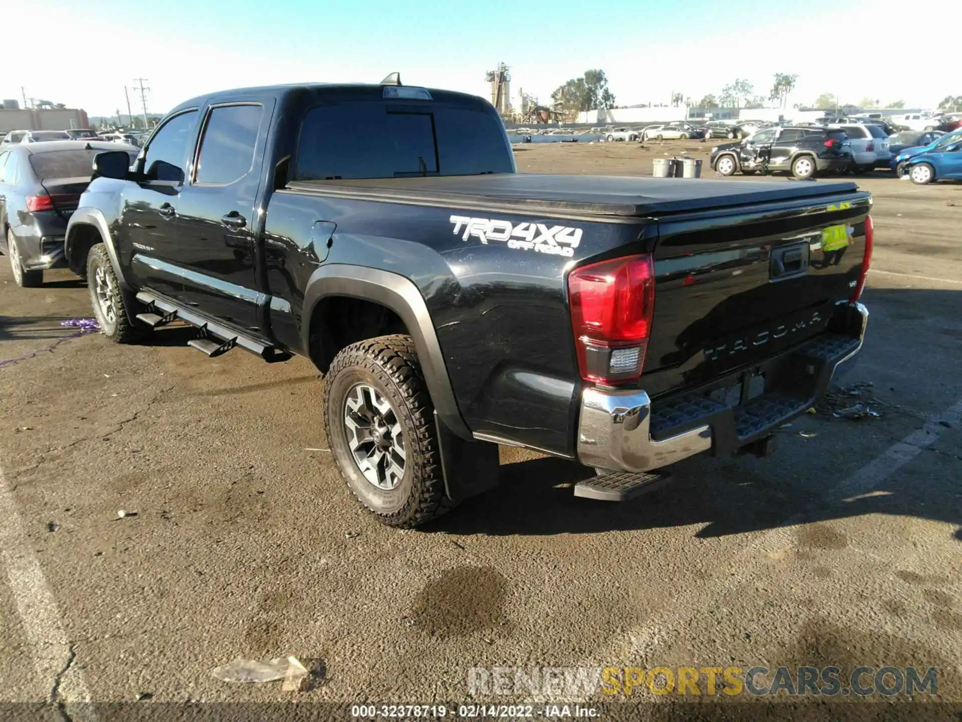 3 Photograph of a damaged car 3TMDZ5BN0KM058039 TOYOTA TACOMA 4WD 2019