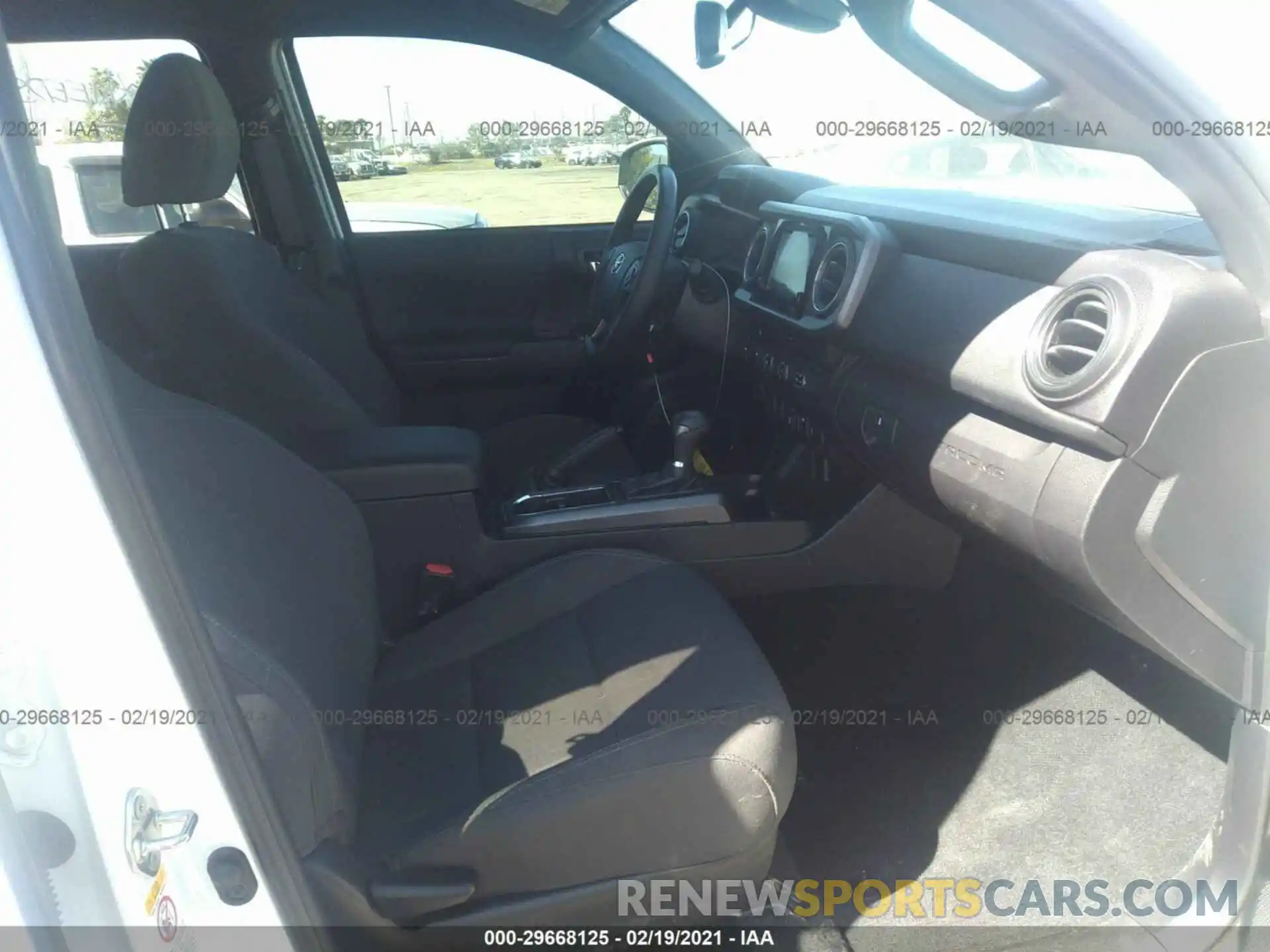 5 Photograph of a damaged car 3TMDZ5BN0KM067128 TOYOTA TACOMA 4WD 2019