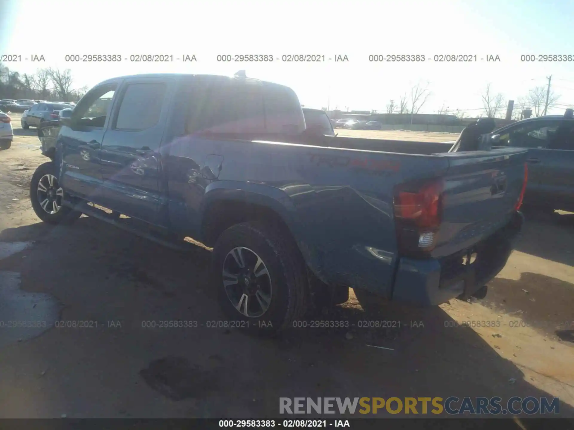 3 Фотография поврежденного автомобиля 3TMDZ5BN0KM069994 TOYOTA TACOMA 4WD 2019