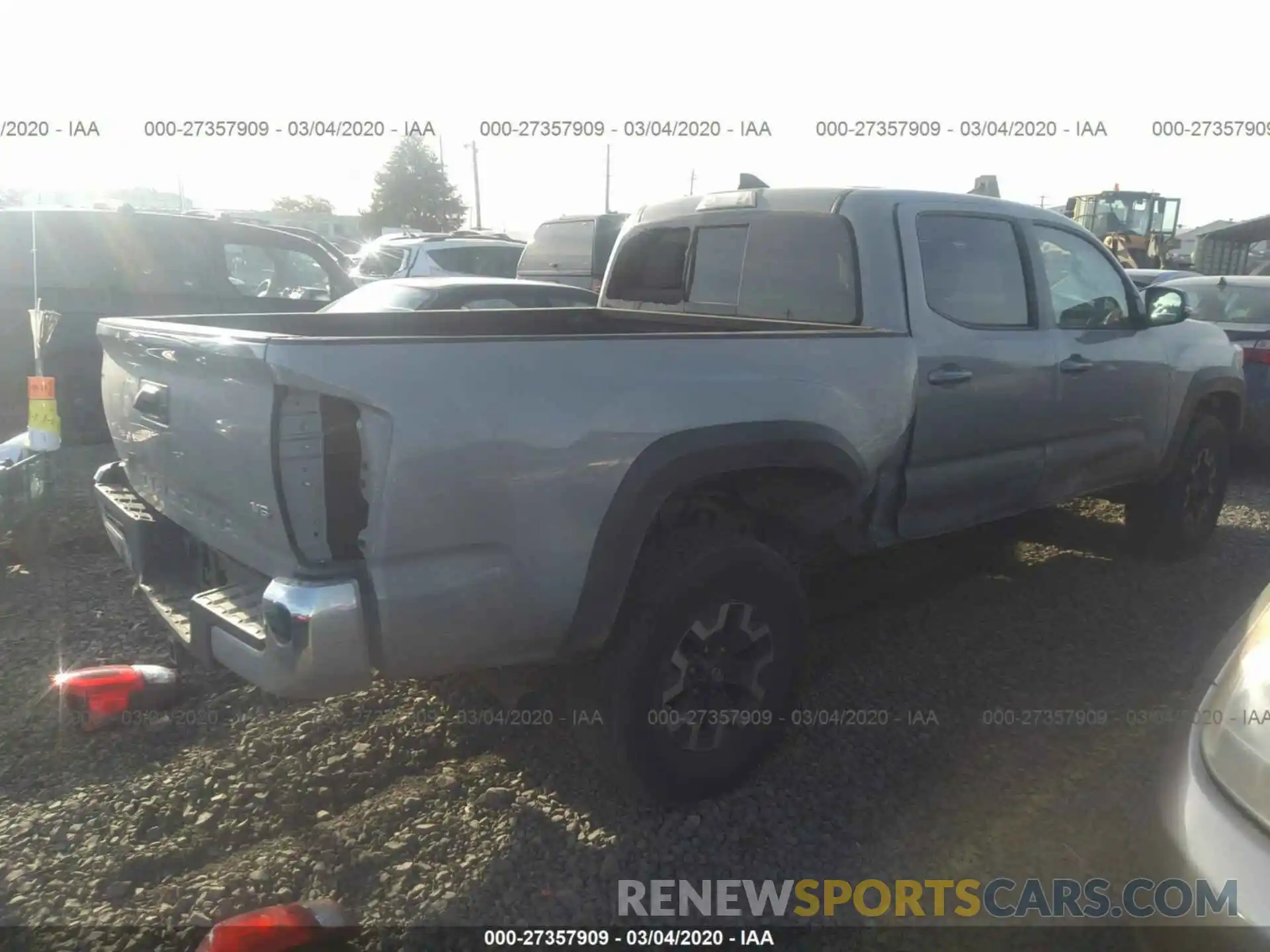 4 Фотография поврежденного автомобиля 3TMDZ5BN0KM075844 TOYOTA TACOMA 4WD 2019