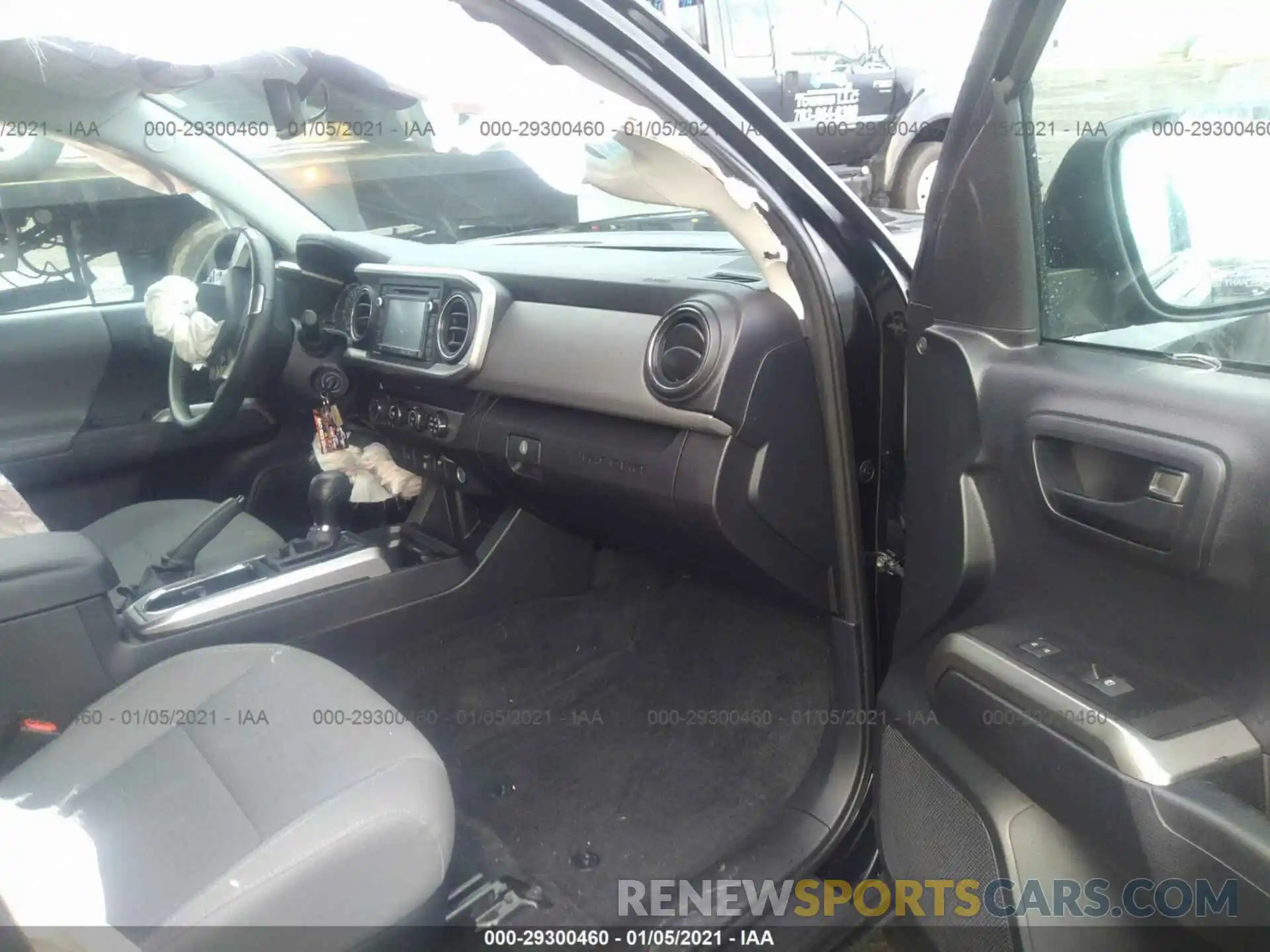 5 Photograph of a damaged car 3TMDZ5BN1KM061547 TOYOTA TACOMA 4WD 2019