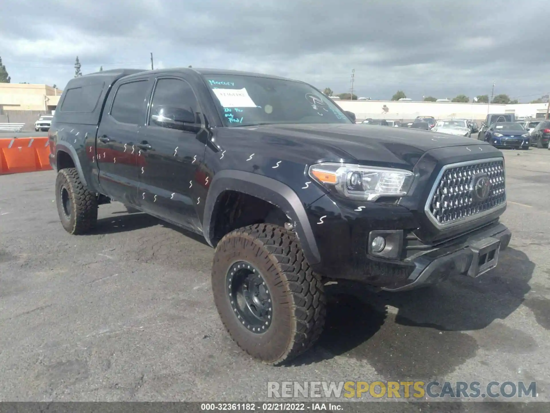 1 Photograph of a damaged car 3TMDZ5BN1KM065808 TOYOTA TACOMA 4WD 2019