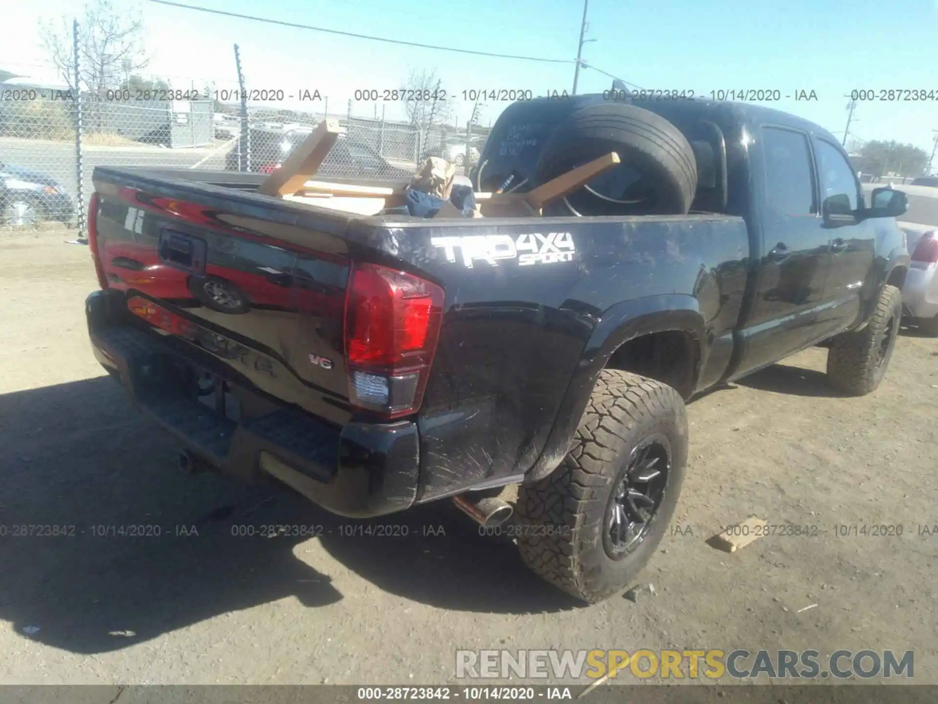 4 Фотография поврежденного автомобиля 3TMDZ5BN1KM071642 TOYOTA TACOMA 4WD 2019