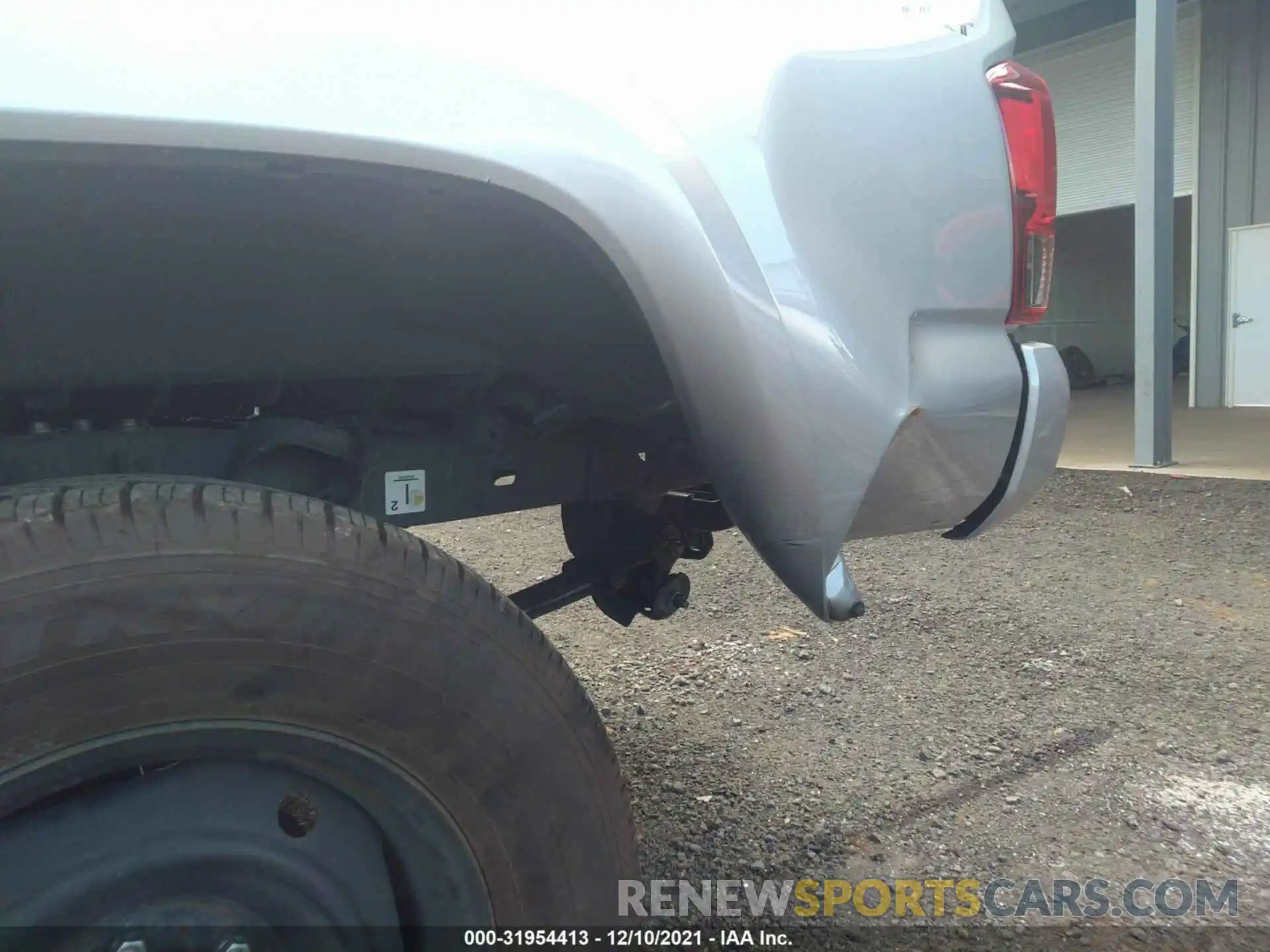 6 Photograph of a damaged car 3TMDZ5BN1KM072063 TOYOTA TACOMA 4WD 2019