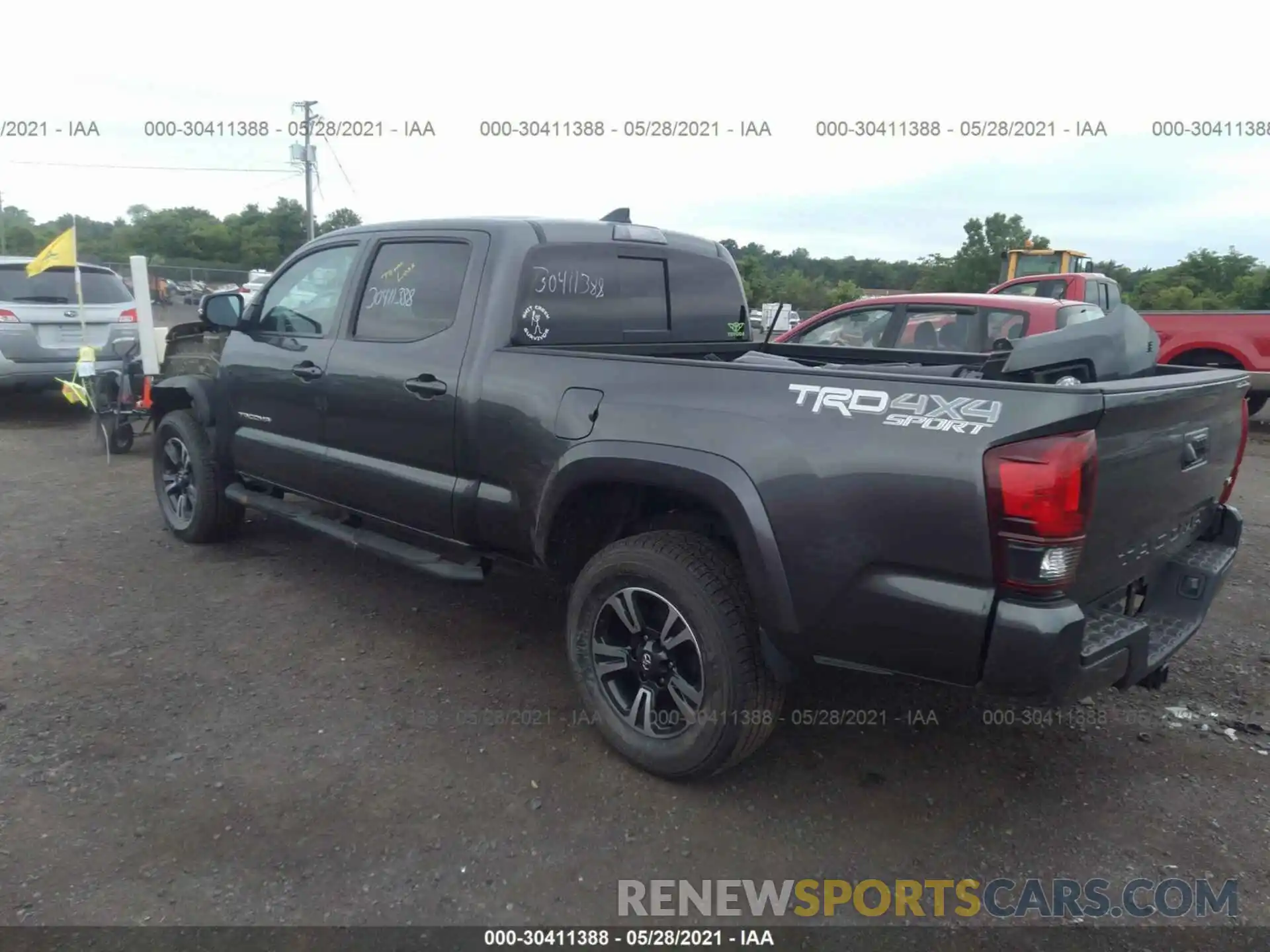 3 Photograph of a damaged car 3TMDZ5BN1KM077117 TOYOTA TACOMA 4WD 2019