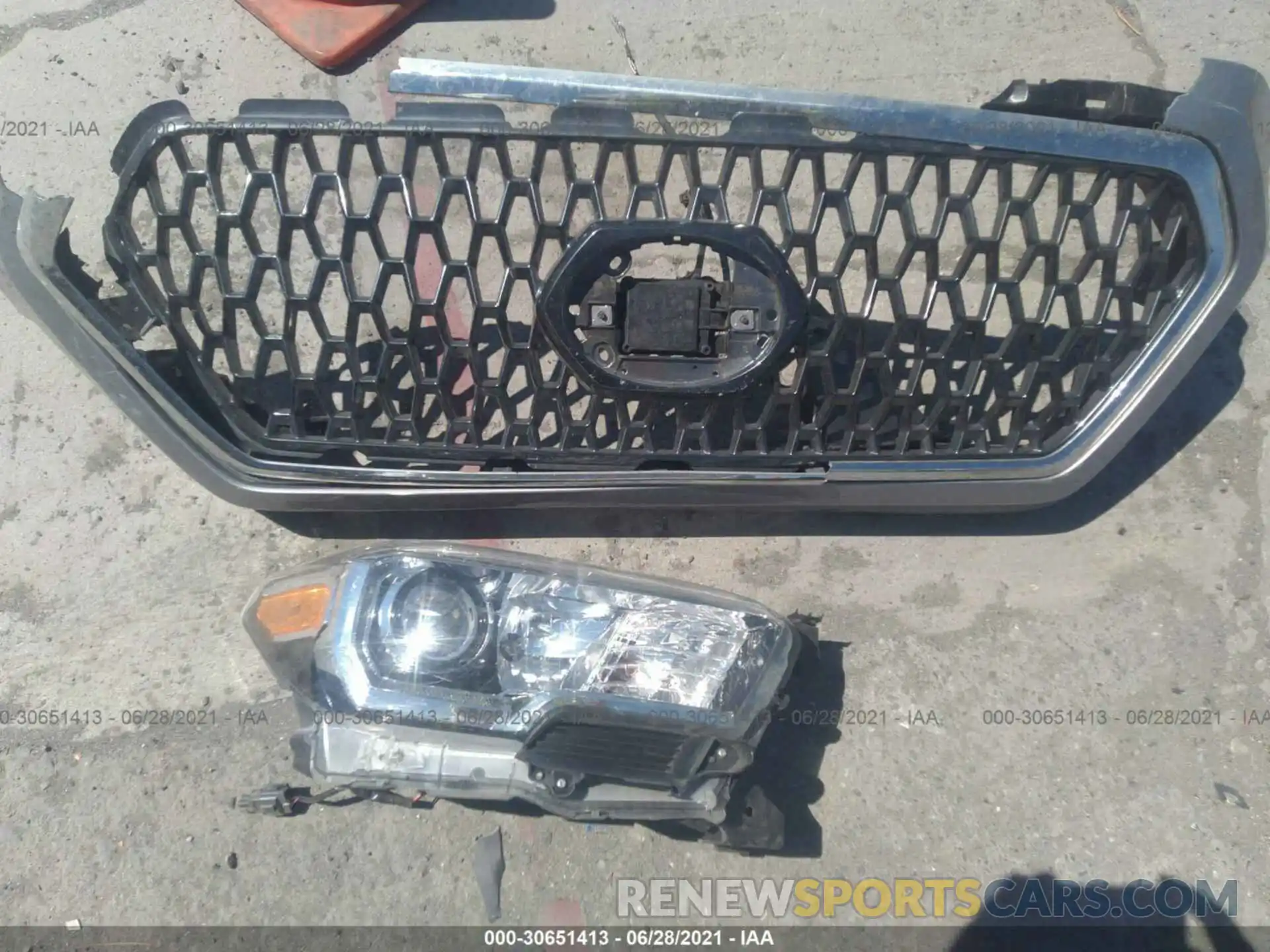 12 Photograph of a damaged car 3TMDZ5BN2KM056793 TOYOTA TACOMA 4WD 2019