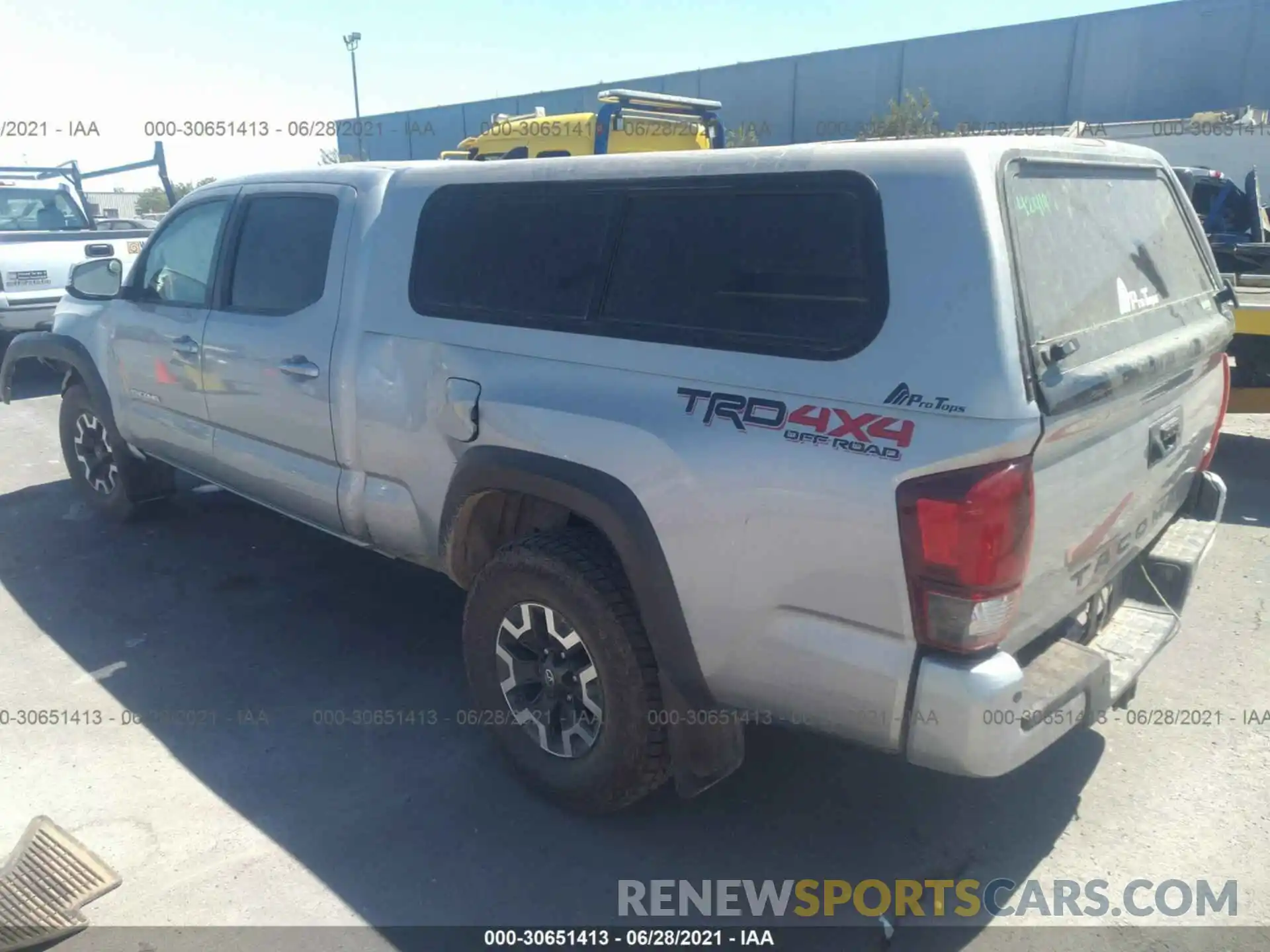 3 Фотография поврежденного автомобиля 3TMDZ5BN2KM056793 TOYOTA TACOMA 4WD 2019