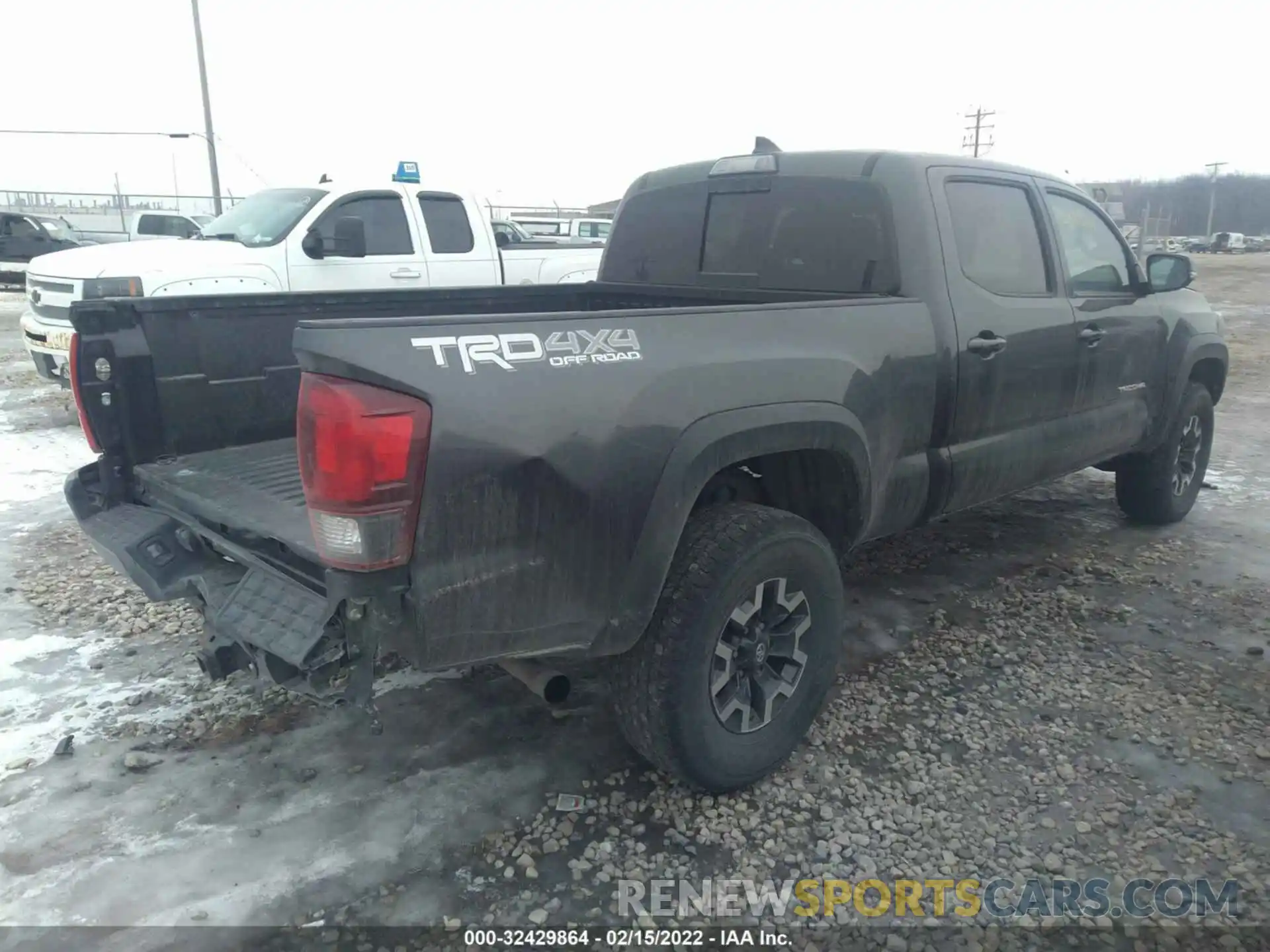 4 Фотография поврежденного автомобиля 3TMDZ5BN2KM059676 TOYOTA TACOMA 4WD 2019