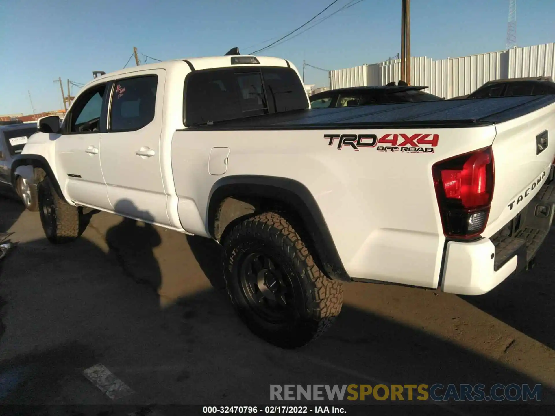 3 Photograph of a damaged car 3TMDZ5BN2KM061203 TOYOTA TACOMA 4WD 2019