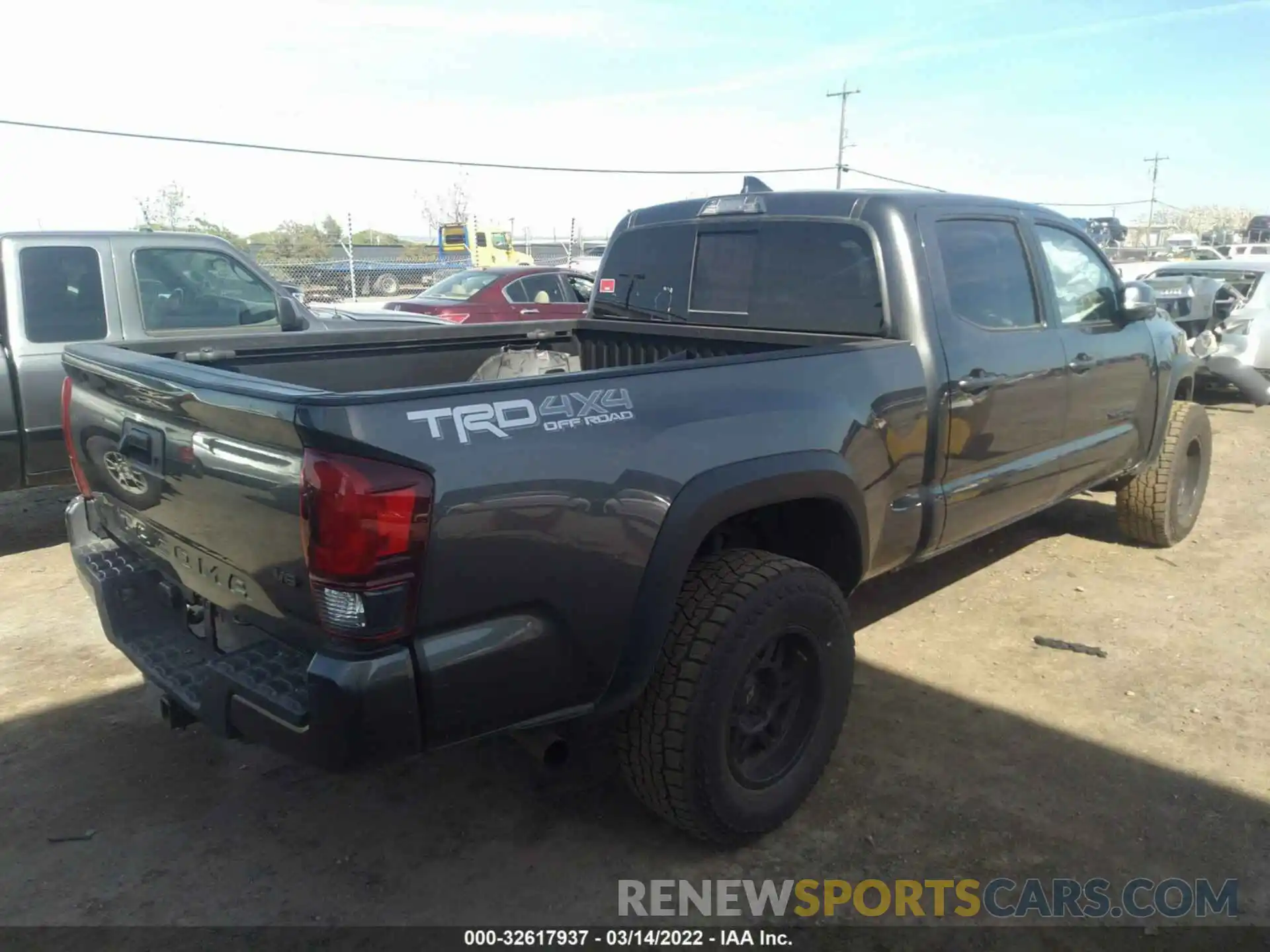 4 Фотография поврежденного автомобиля 3TMDZ5BN2KM066255 TOYOTA TACOMA 4WD 2019