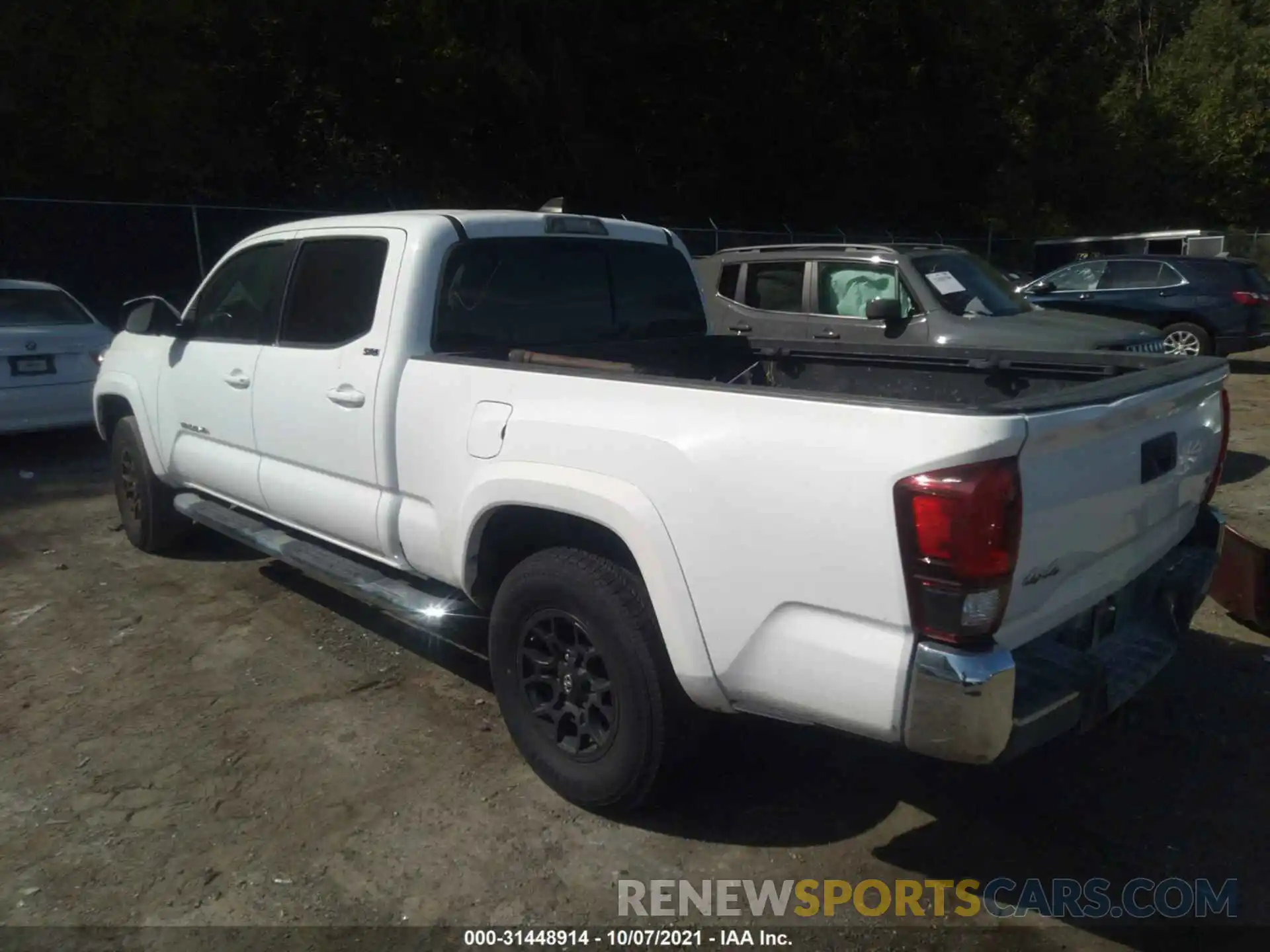 3 Photograph of a damaged car 3TMDZ5BN3KM060688 TOYOTA TACOMA 4WD 2019