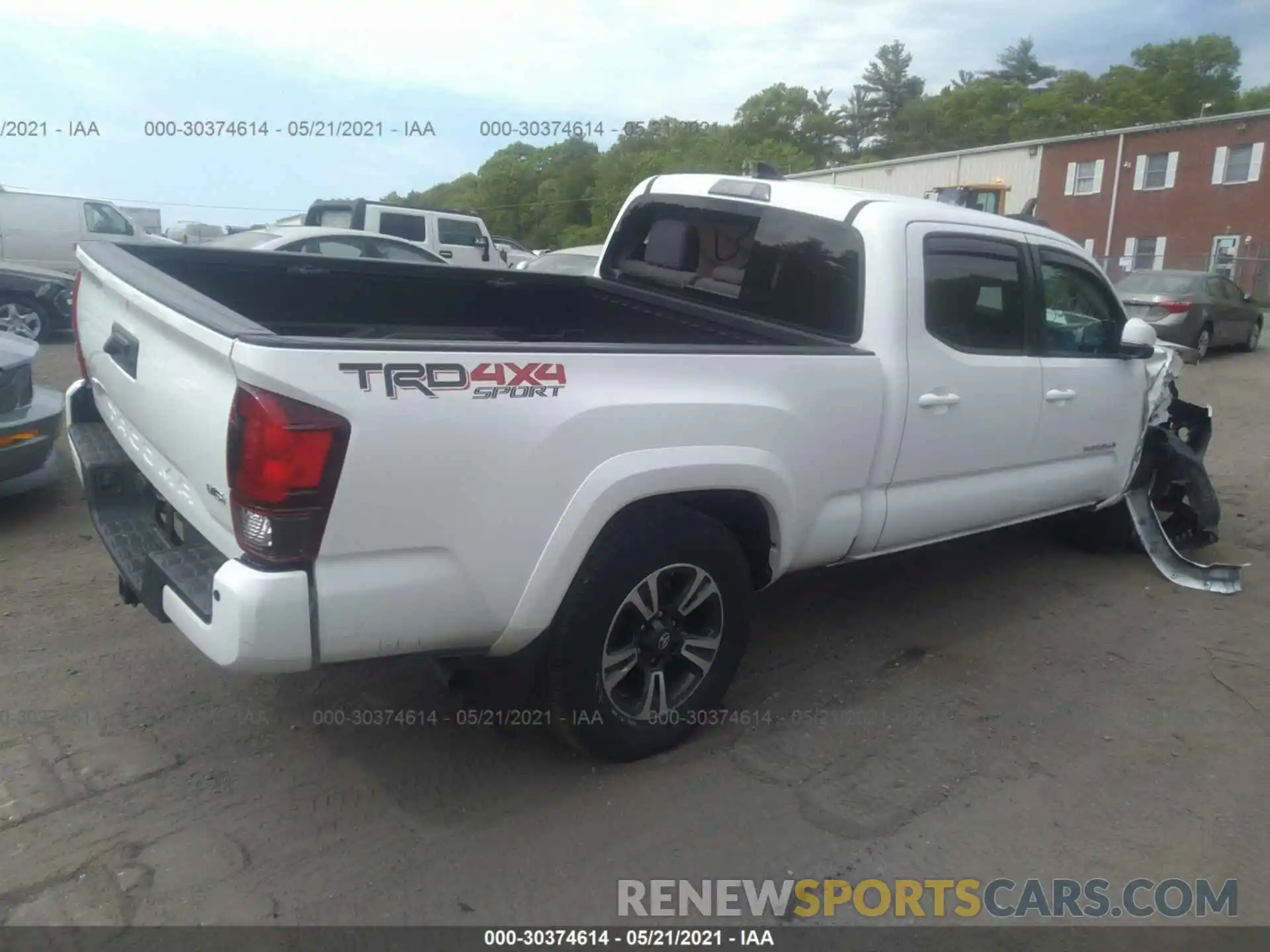 4 Фотография поврежденного автомобиля 3TMDZ5BN3KM066281 TOYOTA TACOMA 4WD 2019