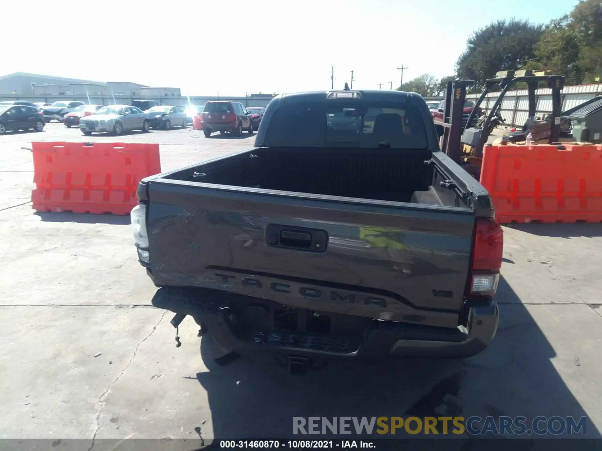 6 Photograph of a damaged car 3TMDZ5BN4KM078651 TOYOTA TACOMA 4WD 2019