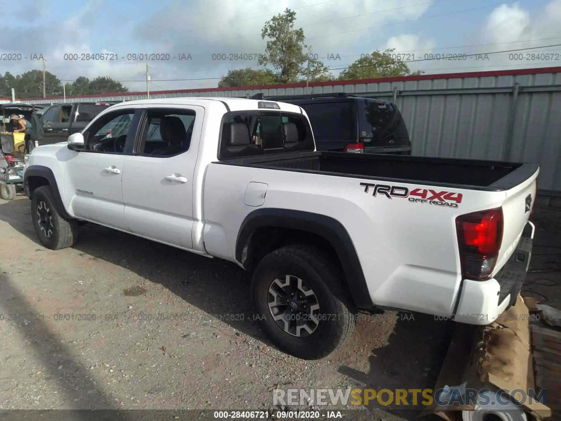 3 Photograph of a damaged car 3TMDZ5BN5KM061731 TOYOTA TACOMA 4WD 2019