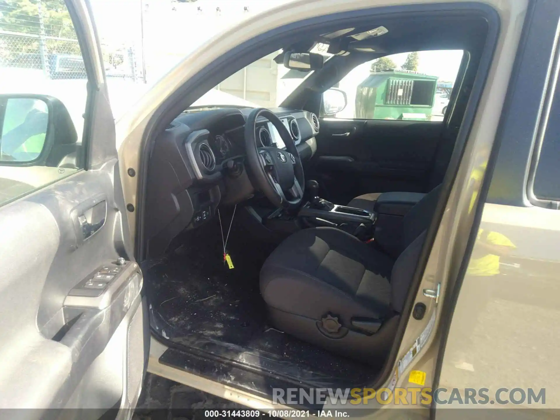 5 Photograph of a damaged car 3TMDZ5BN5KM066914 TOYOTA TACOMA 4WD 2019