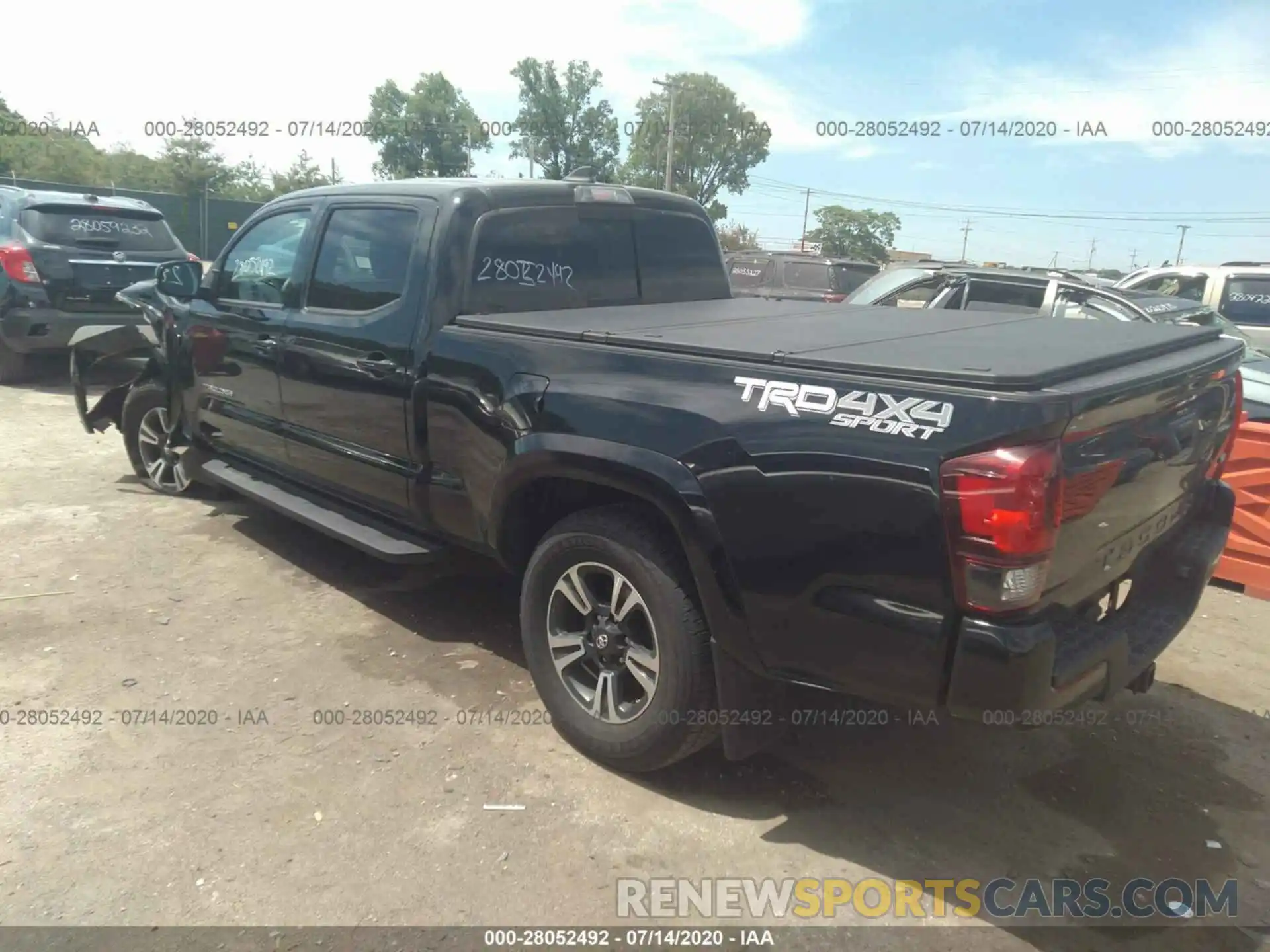 3 Фотография поврежденного автомобиля 3TMDZ5BN5KM066962 TOYOTA TACOMA 4WD 2019