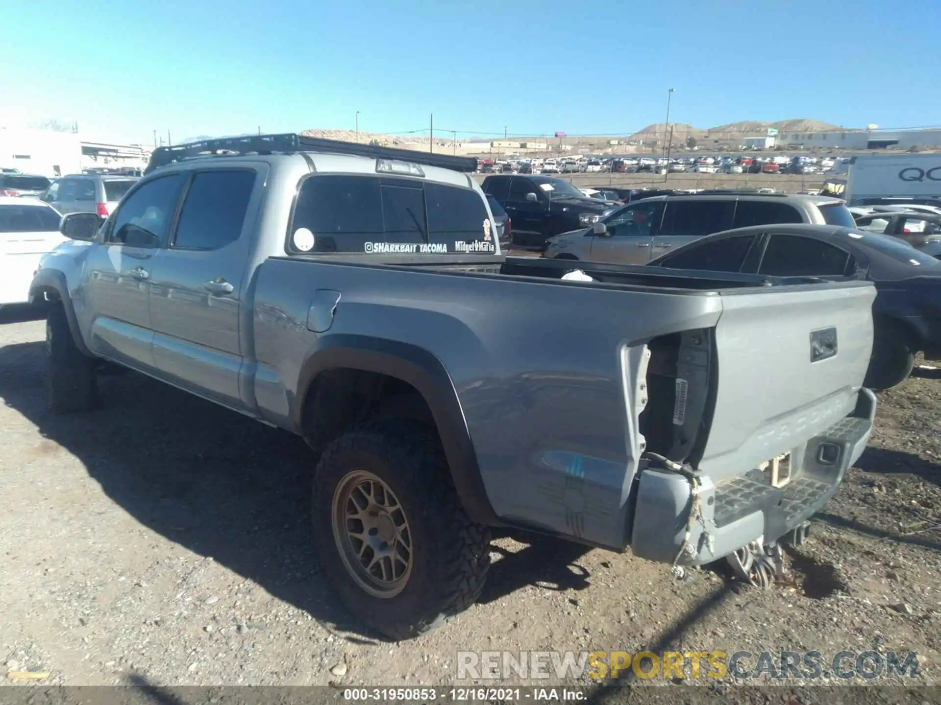 3 Photograph of a damaged car 3TMDZ5BN5KM071997 TOYOTA TACOMA 4WD 2019