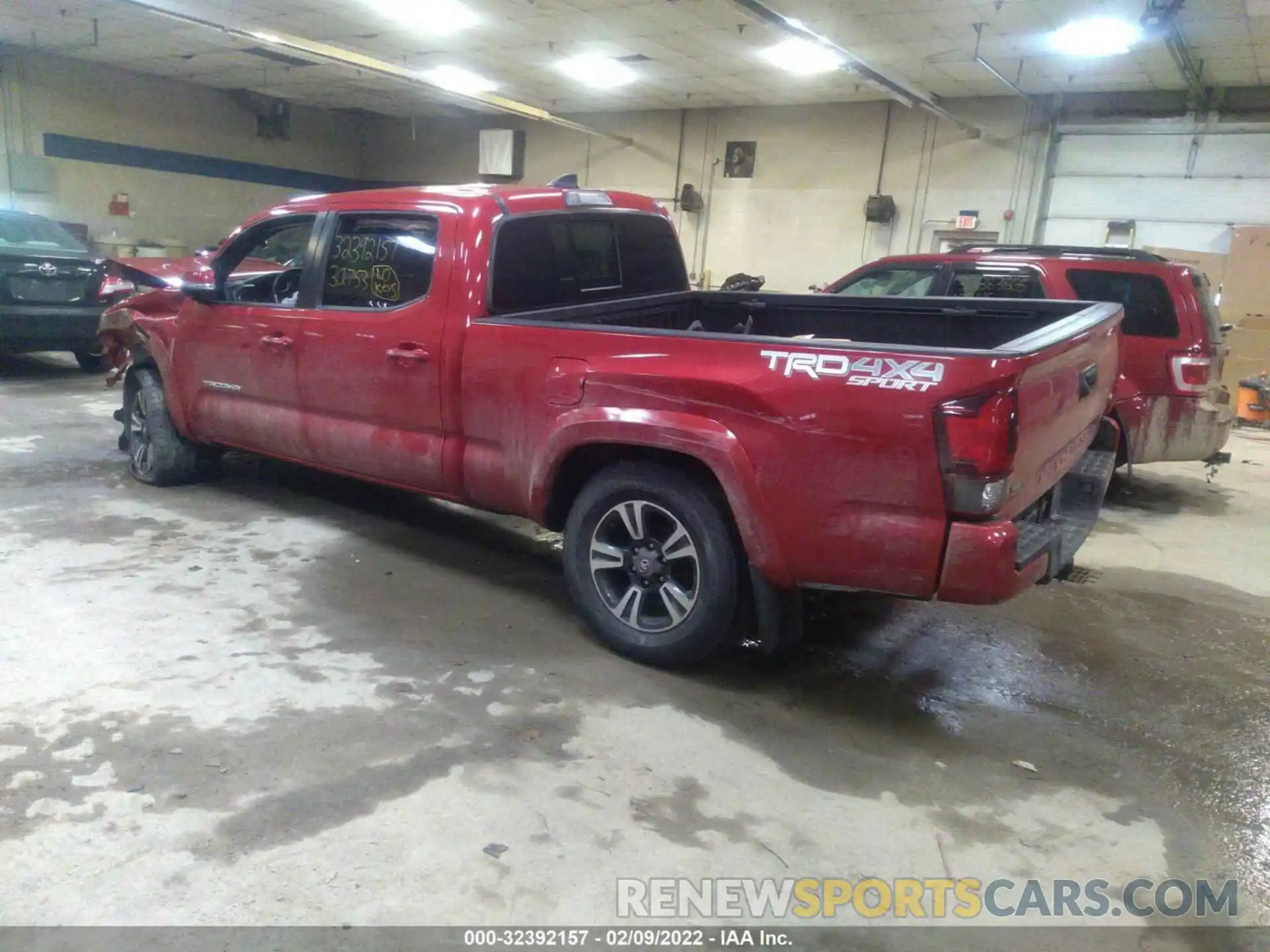 3 Photograph of a damaged car 3TMDZ5BN7KM060578 TOYOTA TACOMA 4WD 2019