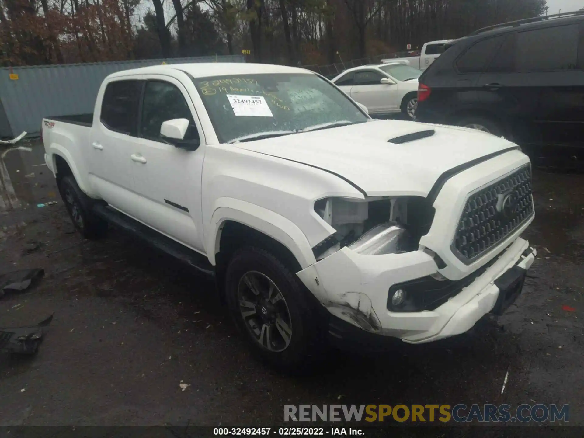 1 Photograph of a damaged car 3TMDZ5BN7KM073377 TOYOTA TACOMA 4WD 2019