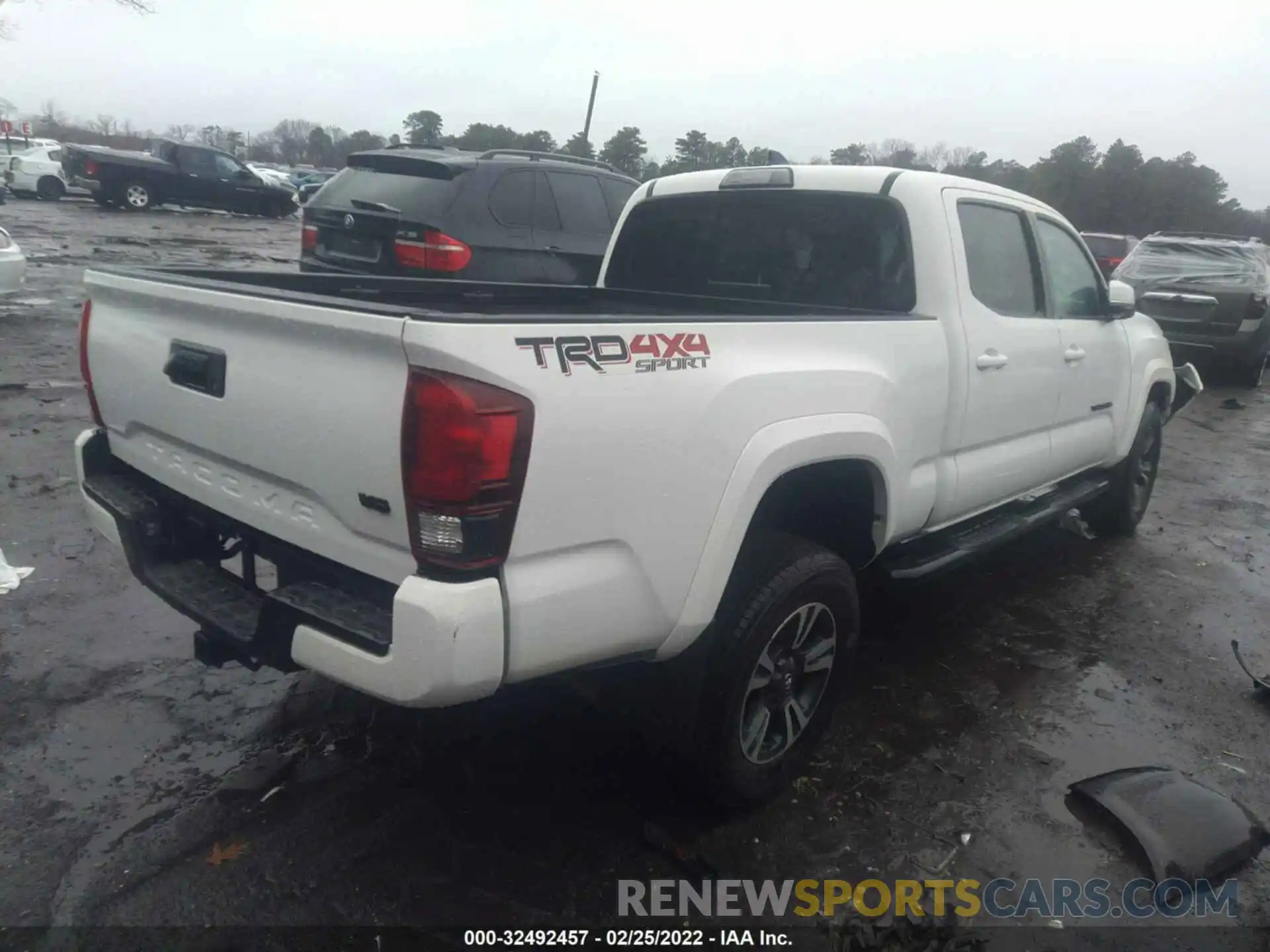 4 Photograph of a damaged car 3TMDZ5BN7KM073377 TOYOTA TACOMA 4WD 2019