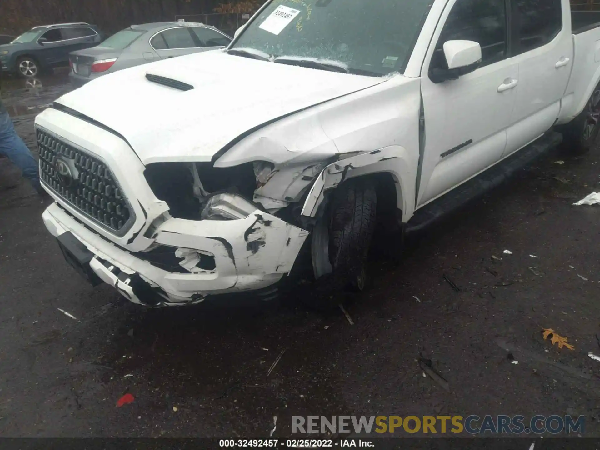 6 Photograph of a damaged car 3TMDZ5BN7KM073377 TOYOTA TACOMA 4WD 2019