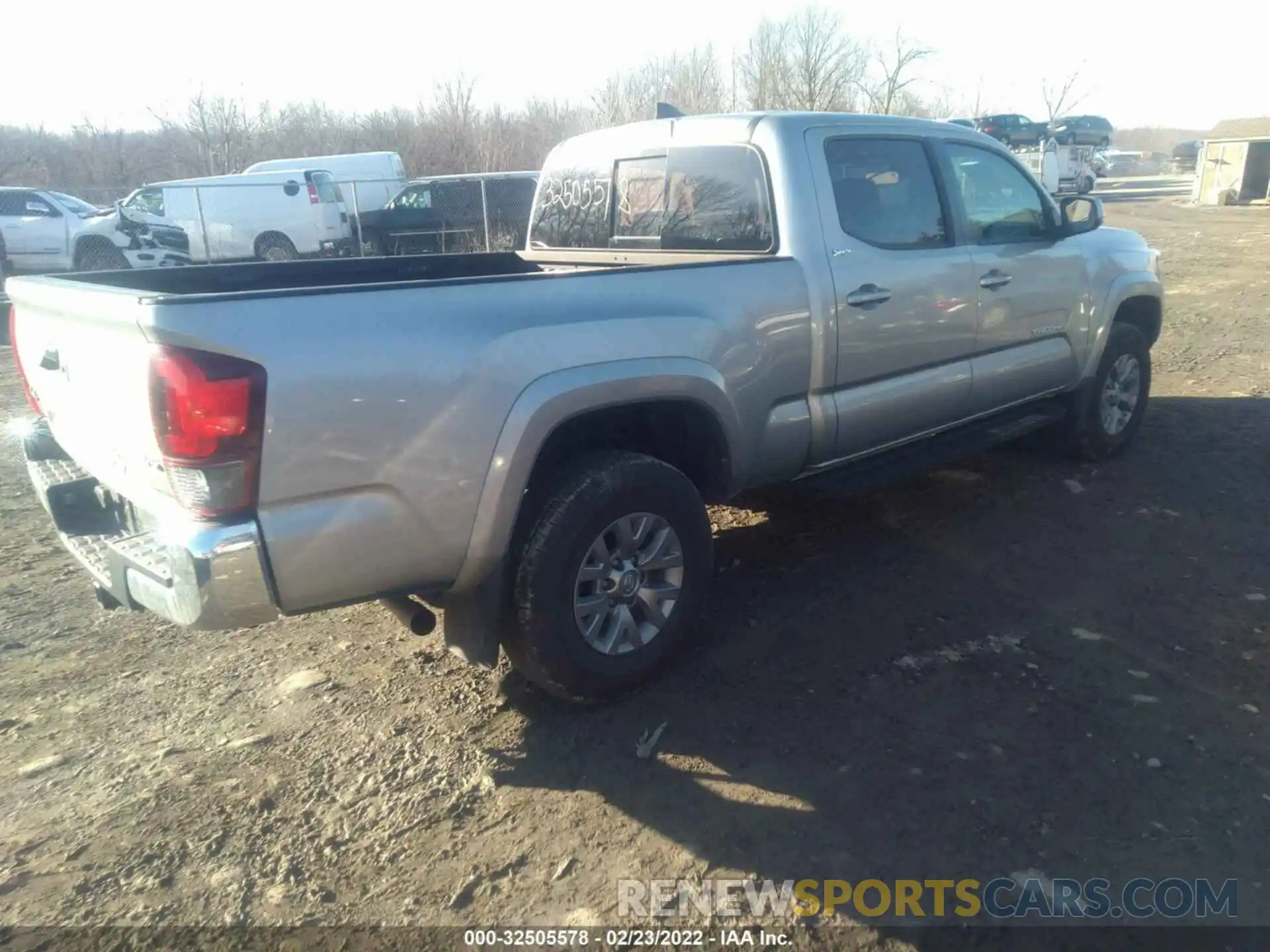 4 Photograph of a damaged car 3TMDZ5BN7KM075047 TOYOTA TACOMA 4WD 2019