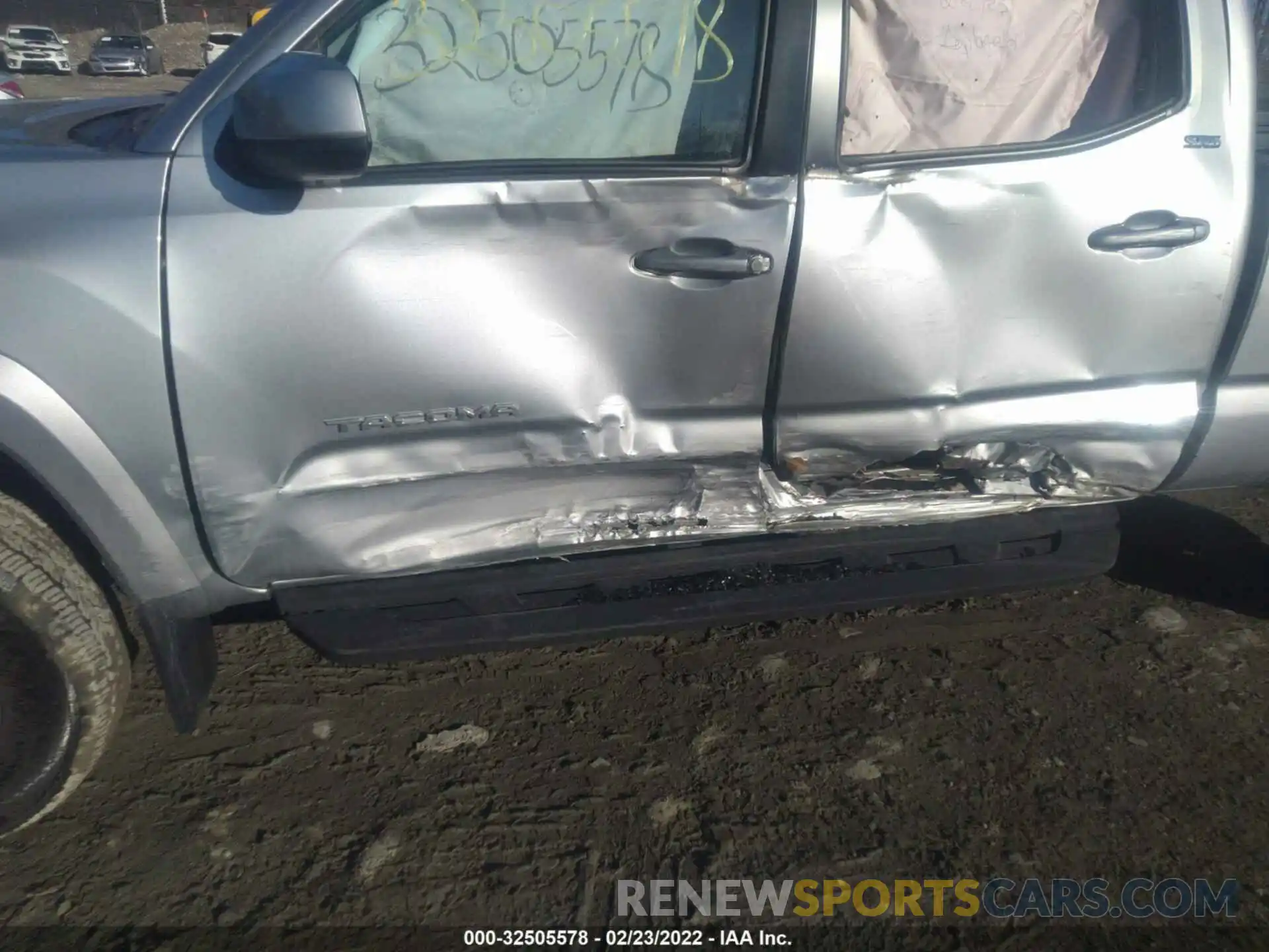 6 Photograph of a damaged car 3TMDZ5BN7KM075047 TOYOTA TACOMA 4WD 2019