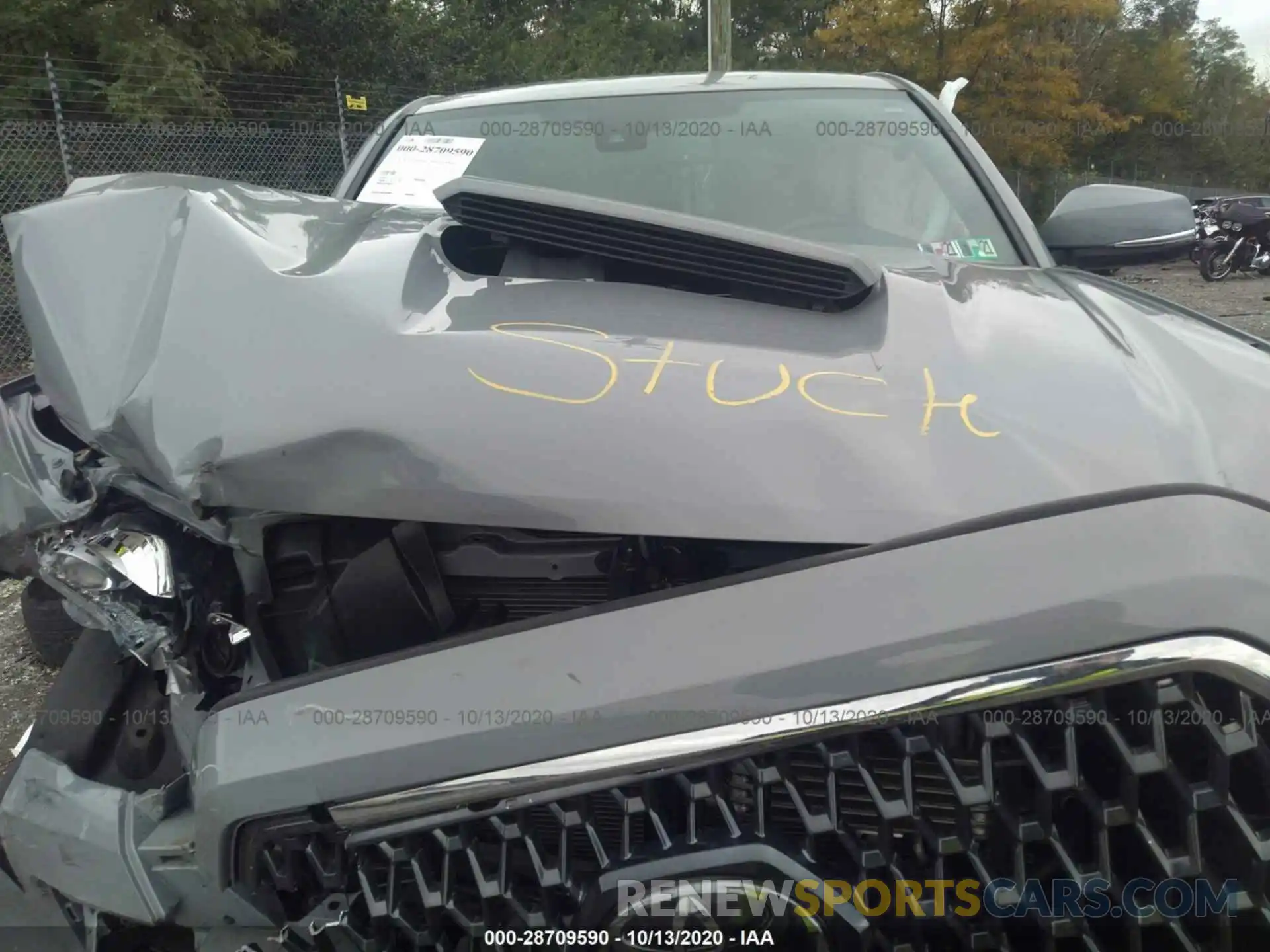 10 Photograph of a damaged car 3TMDZ5BN7KM076912 TOYOTA TACOMA 4WD 2019