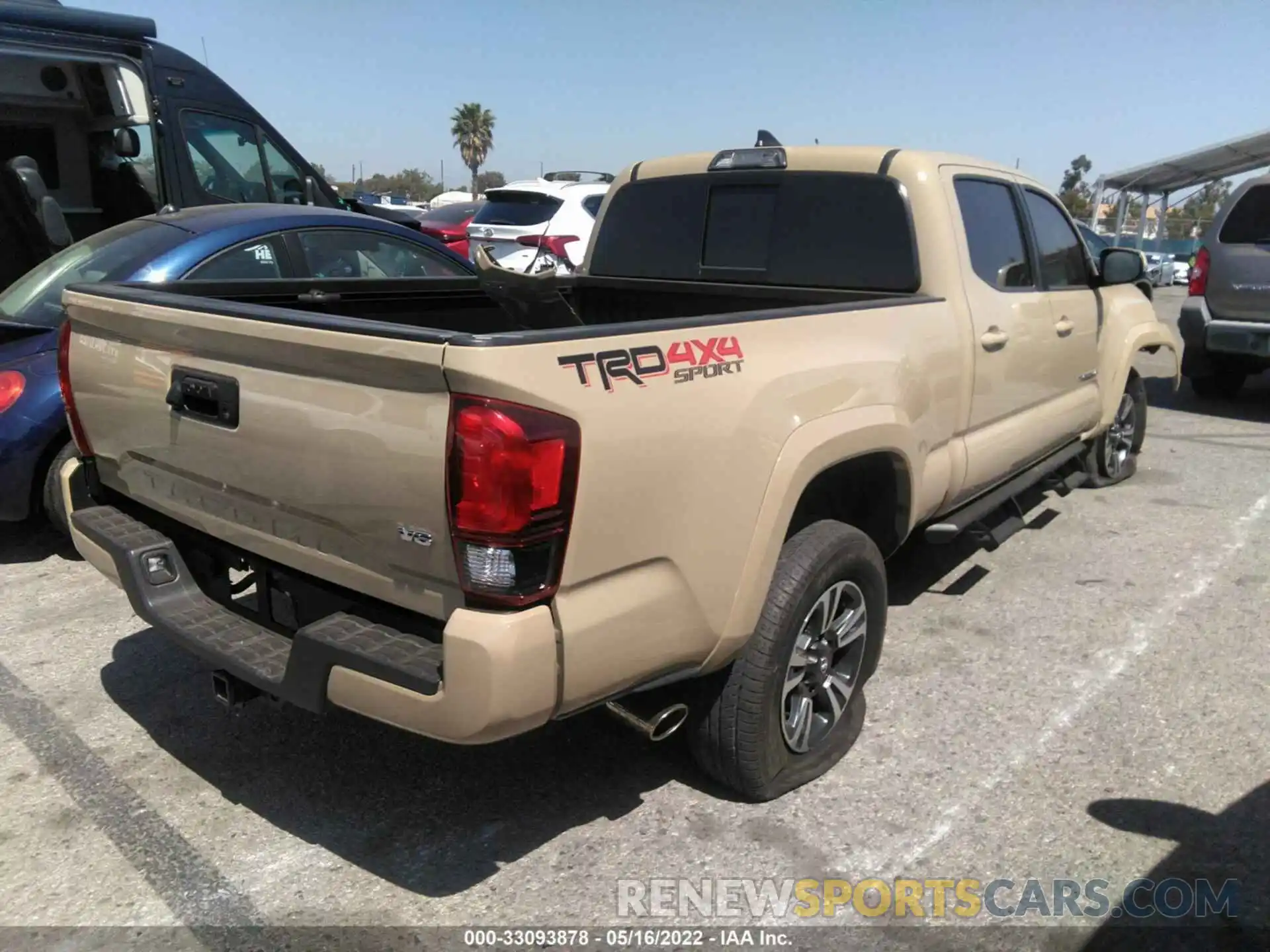 4 Фотография поврежденного автомобиля 3TMDZ5BN8KM055129 TOYOTA TACOMA 4WD 2019