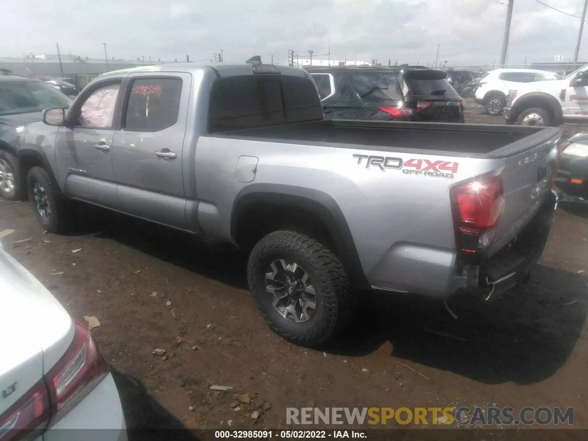 3 Photograph of a damaged car 3TMDZ5BN8KM056135 TOYOTA TACOMA 4WD 2019