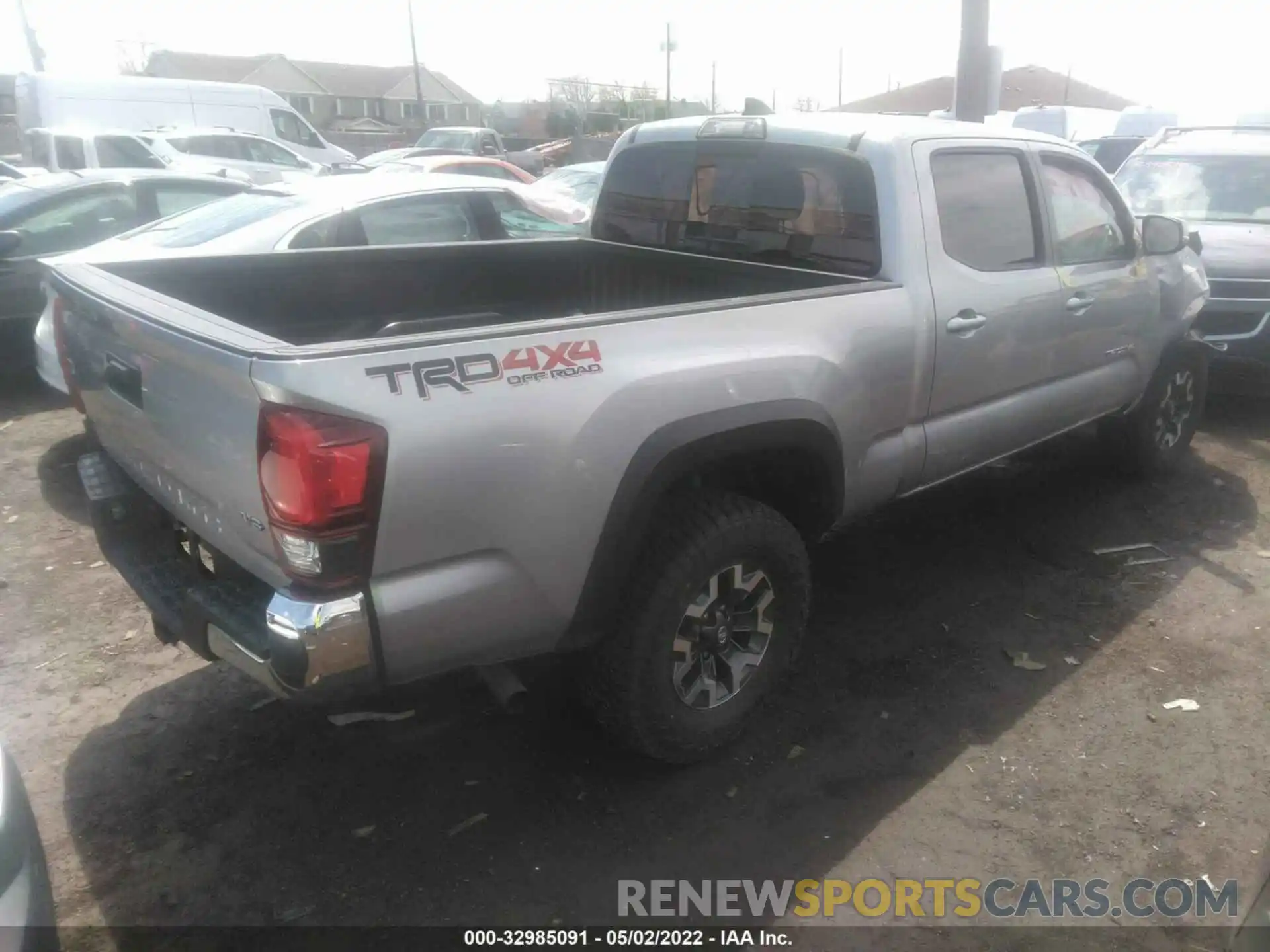 4 Photograph of a damaged car 3TMDZ5BN8KM056135 TOYOTA TACOMA 4WD 2019