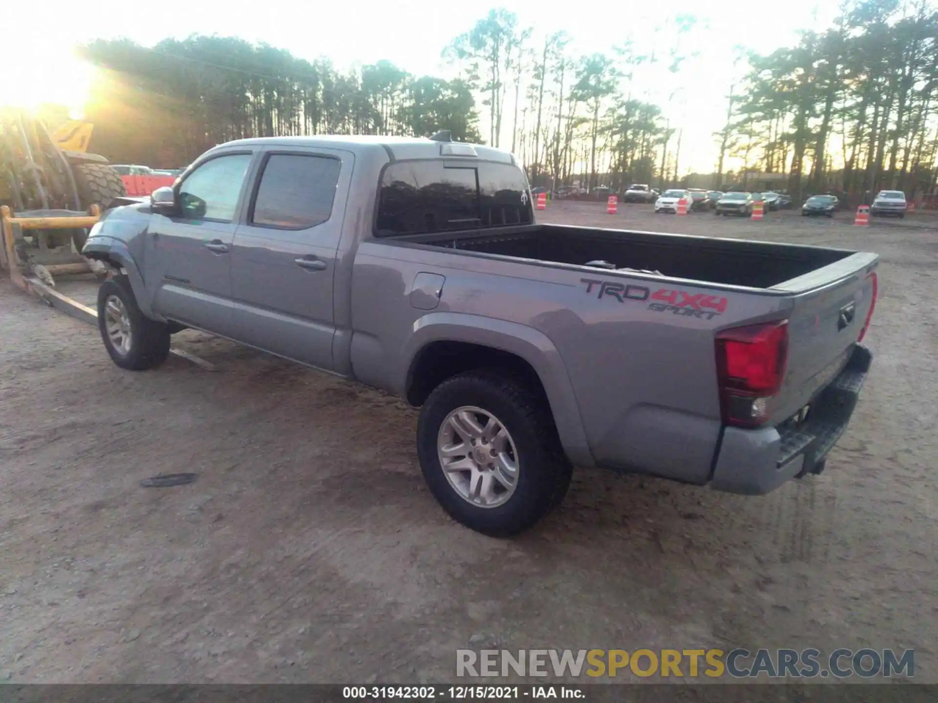 3 Photograph of a damaged car 3TMDZ5BN8KM063473 TOYOTA TACOMA 4WD 2019