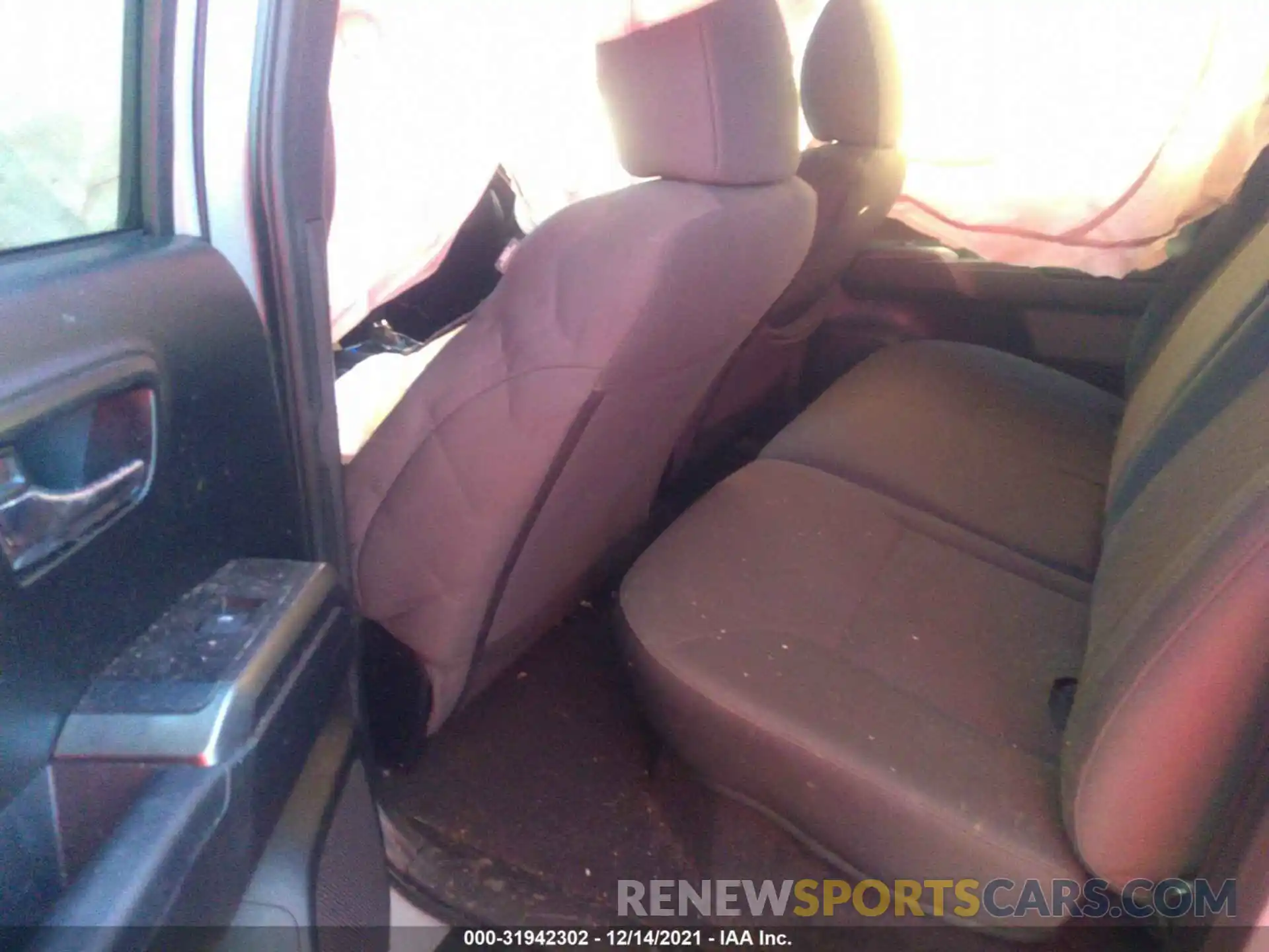 8 Photograph of a damaged car 3TMDZ5BN8KM063473 TOYOTA TACOMA 4WD 2019