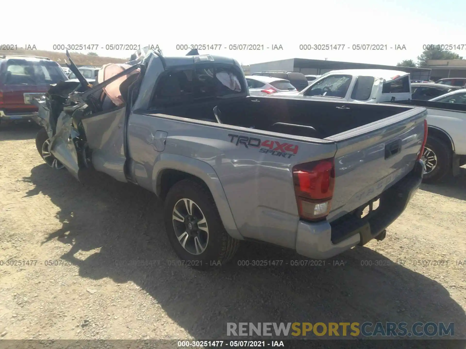 3 Фотография поврежденного автомобиля 3TMDZ5BN8KM067152 TOYOTA TACOMA 4WD 2019