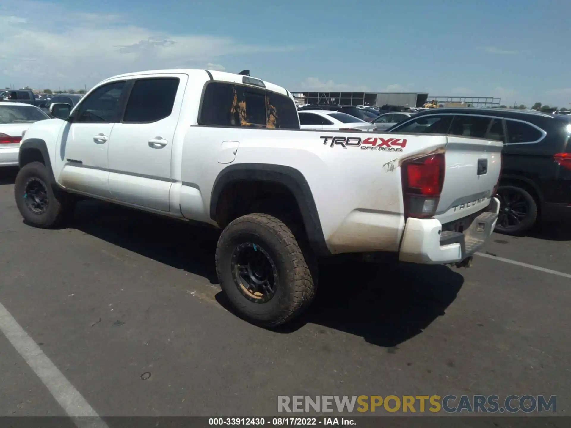 3 Photograph of a damaged car 3TMDZ5BN8KM072237 TOYOTA TACOMA 4WD 2019