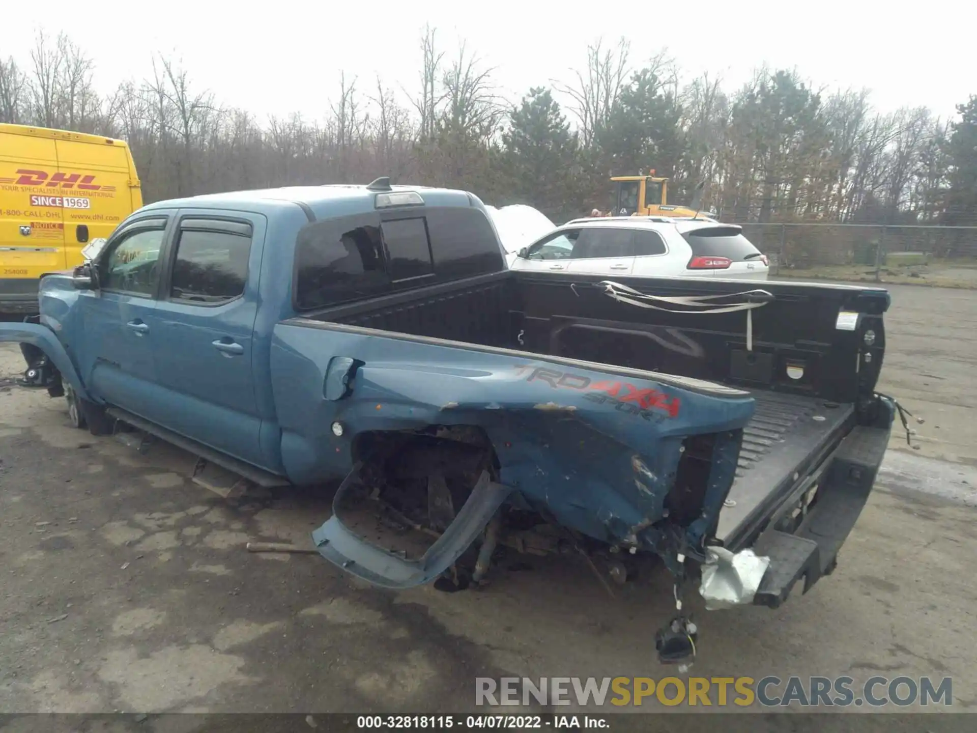 3 Photograph of a damaged car 3TMDZ5BN9KM060582 TOYOTA TACOMA 4WD 2019