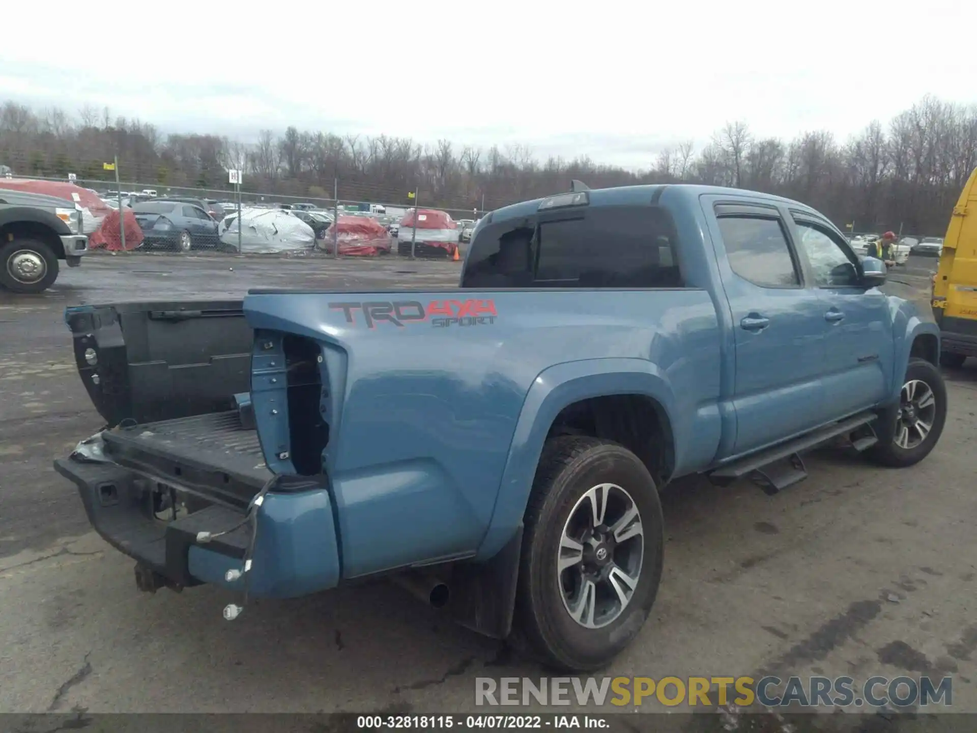 4 Фотография поврежденного автомобиля 3TMDZ5BN9KM060582 TOYOTA TACOMA 4WD 2019