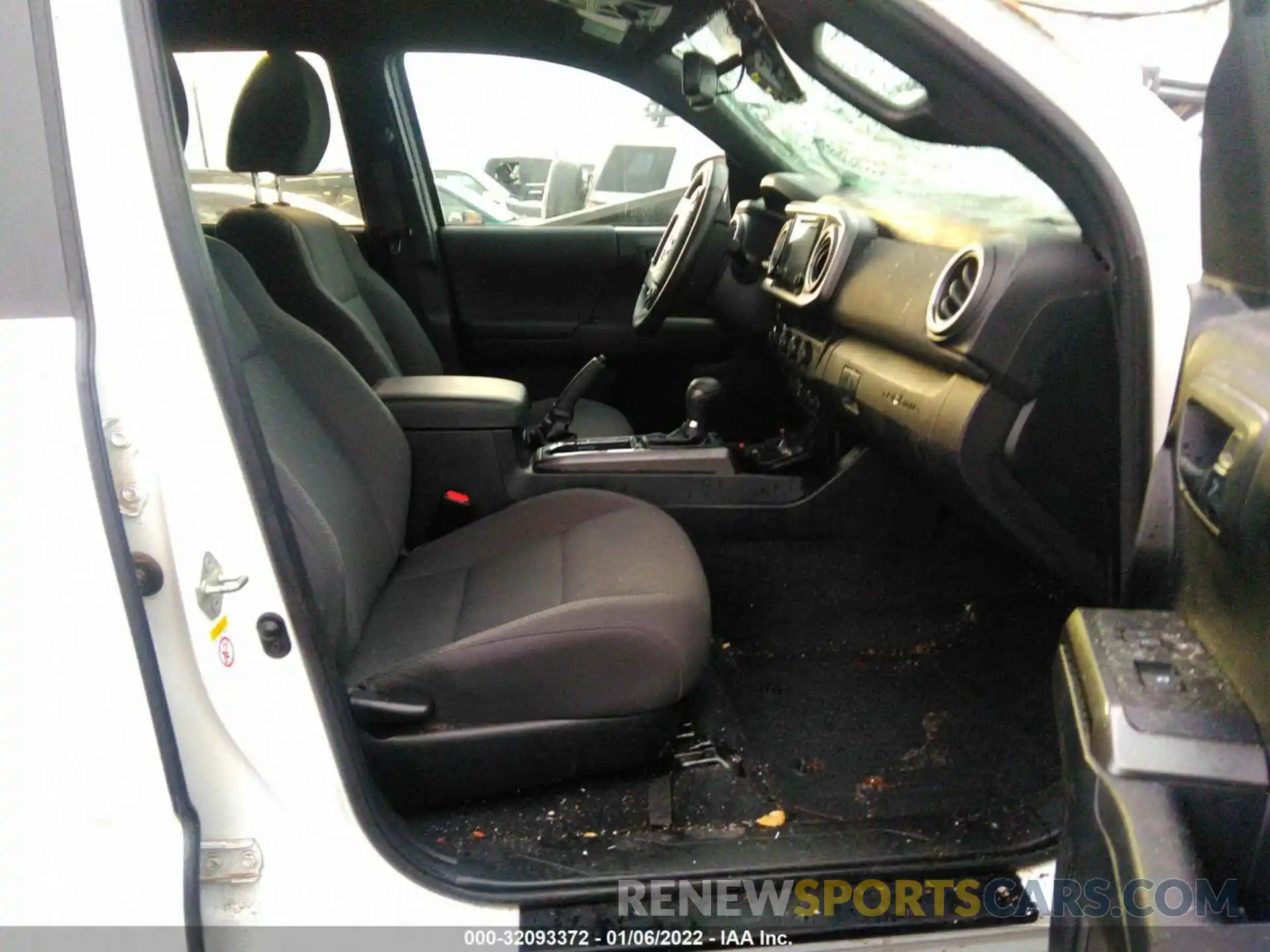 5 Photograph of a damaged car 3TMDZ5BN9KM079147 TOYOTA TACOMA 4WD 2019