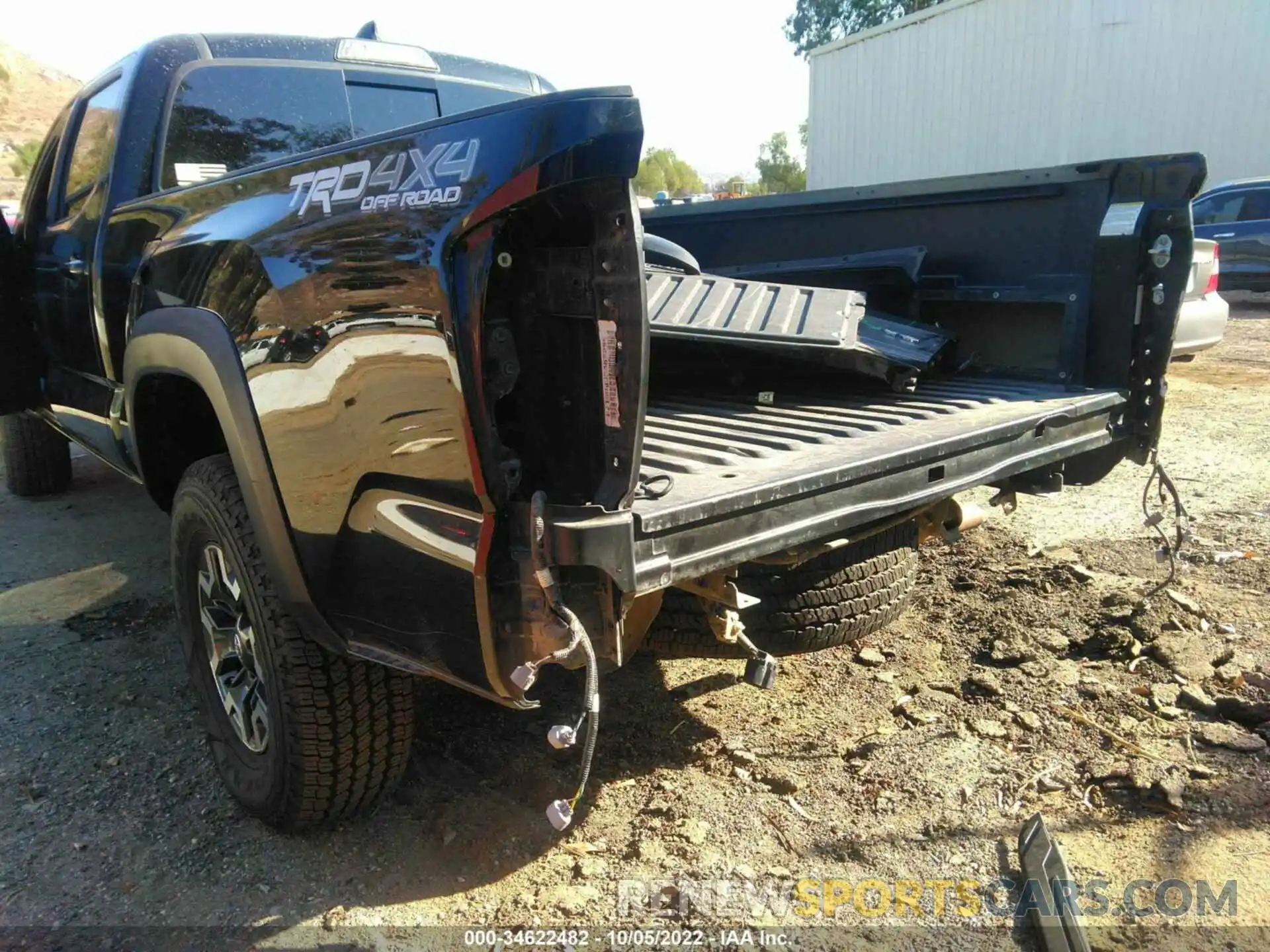 6 Photograph of a damaged car 3TMDZ5BNXKM058422 TOYOTA TACOMA 4WD 2019