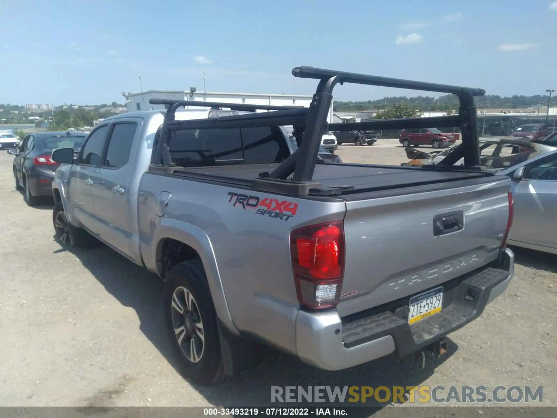 3 Photograph of a damaged car 3TMDZ5BNXKM067928 TOYOTA TACOMA 4WD 2019