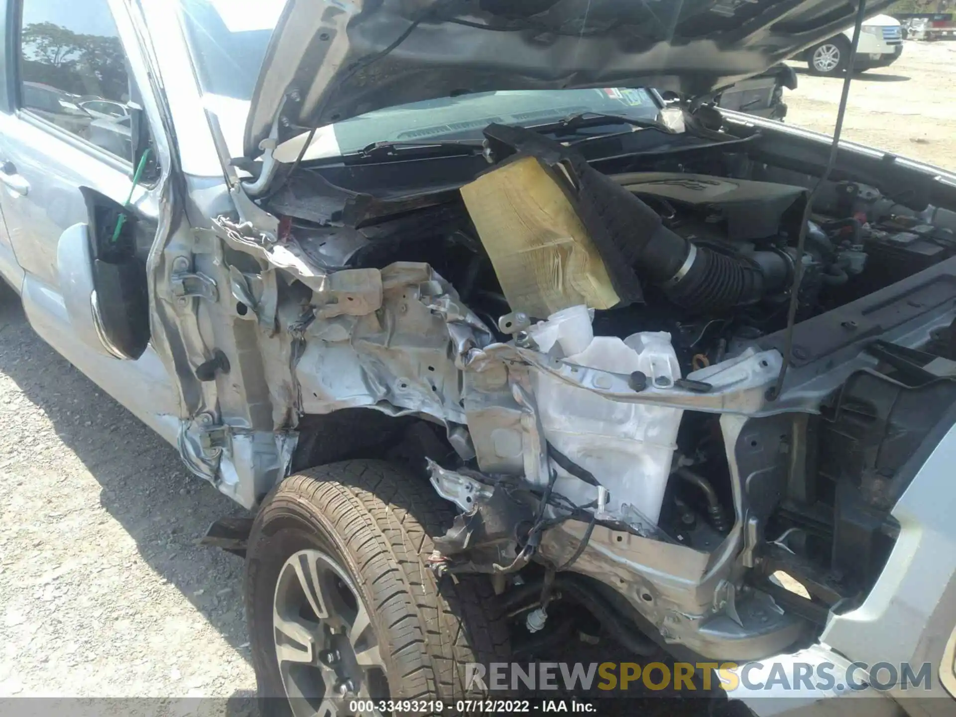 6 Photograph of a damaged car 3TMDZ5BNXKM067928 TOYOTA TACOMA 4WD 2019