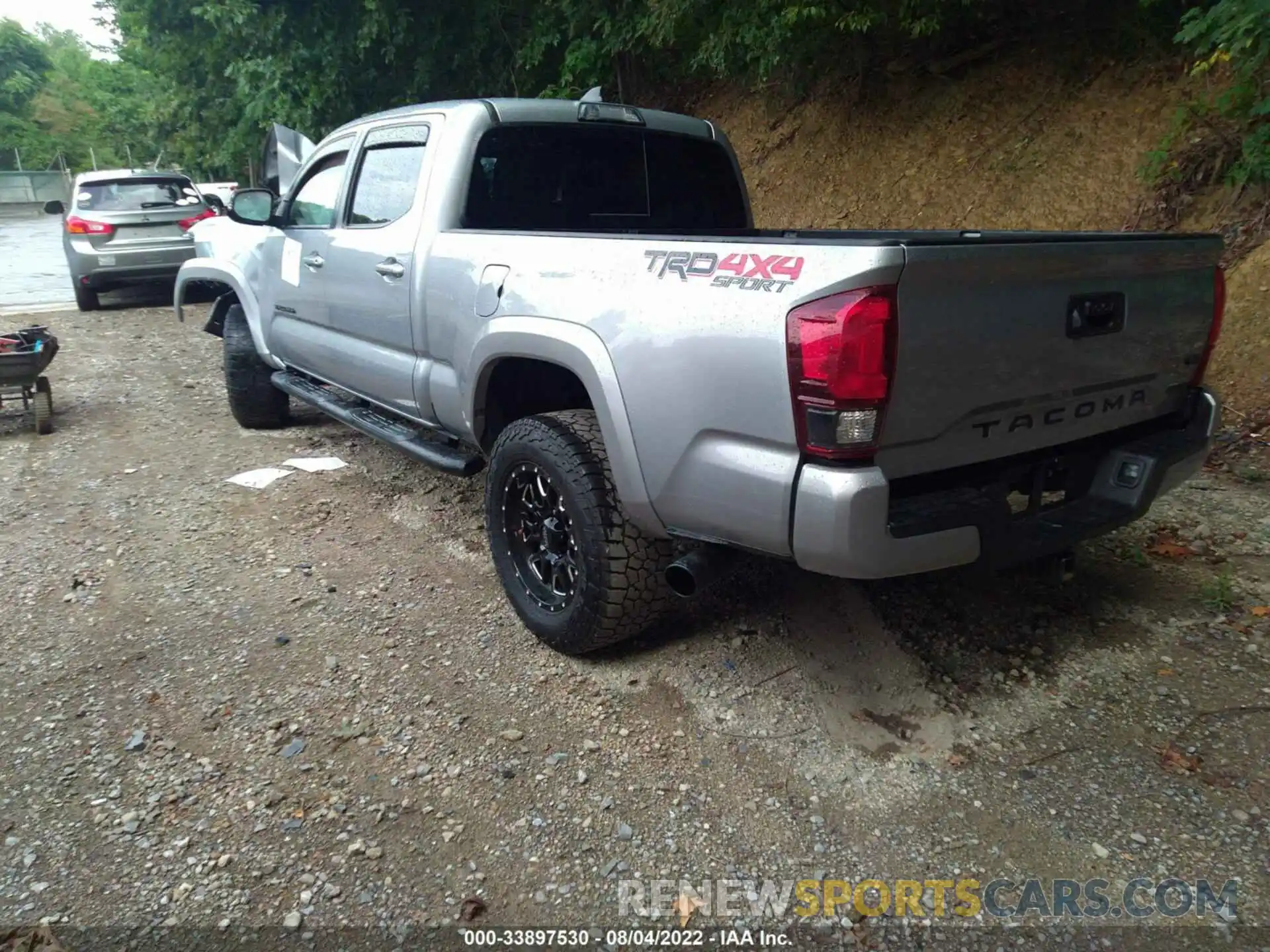 3 Photograph of a damaged car 3TMDZ5BNXKM076872 TOYOTA TACOMA 4WD 2019