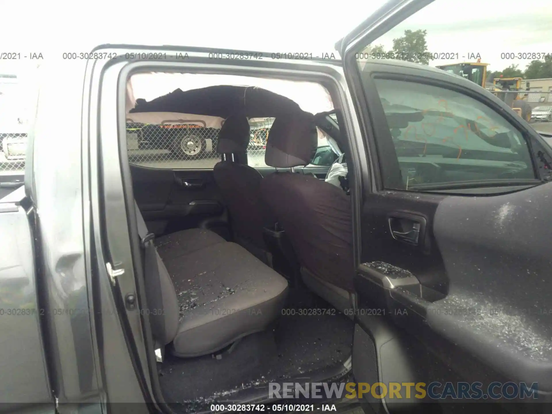 8 Photograph of a damaged car 3TMDZ5BNXKM079805 TOYOTA TACOMA 4WD 2019