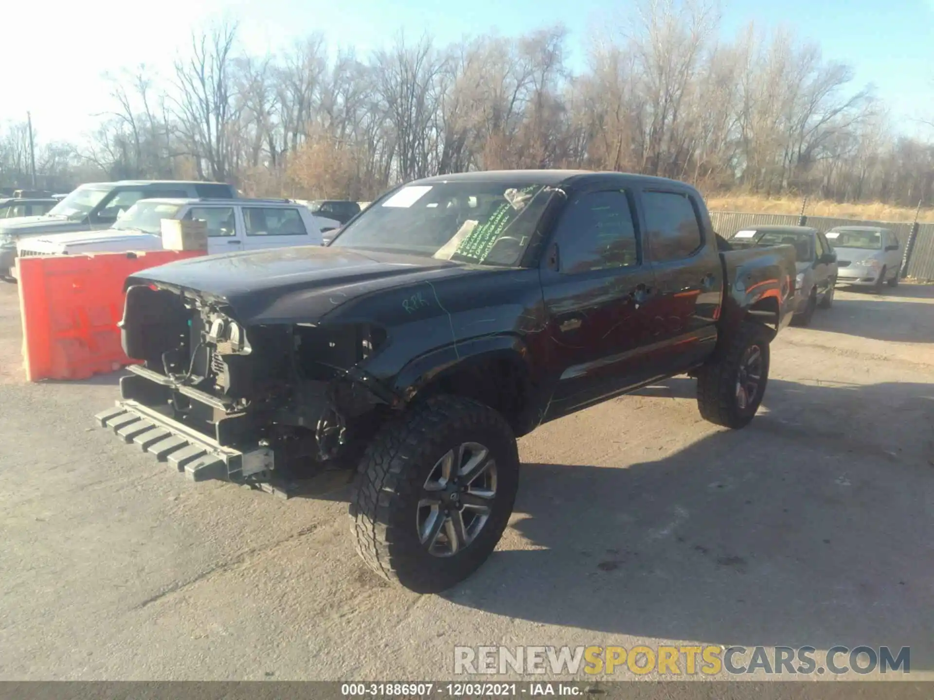 2 Фотография поврежденного автомобиля 3TMGZ5AN1KM215141 TOYOTA TACOMA 4WD 2019