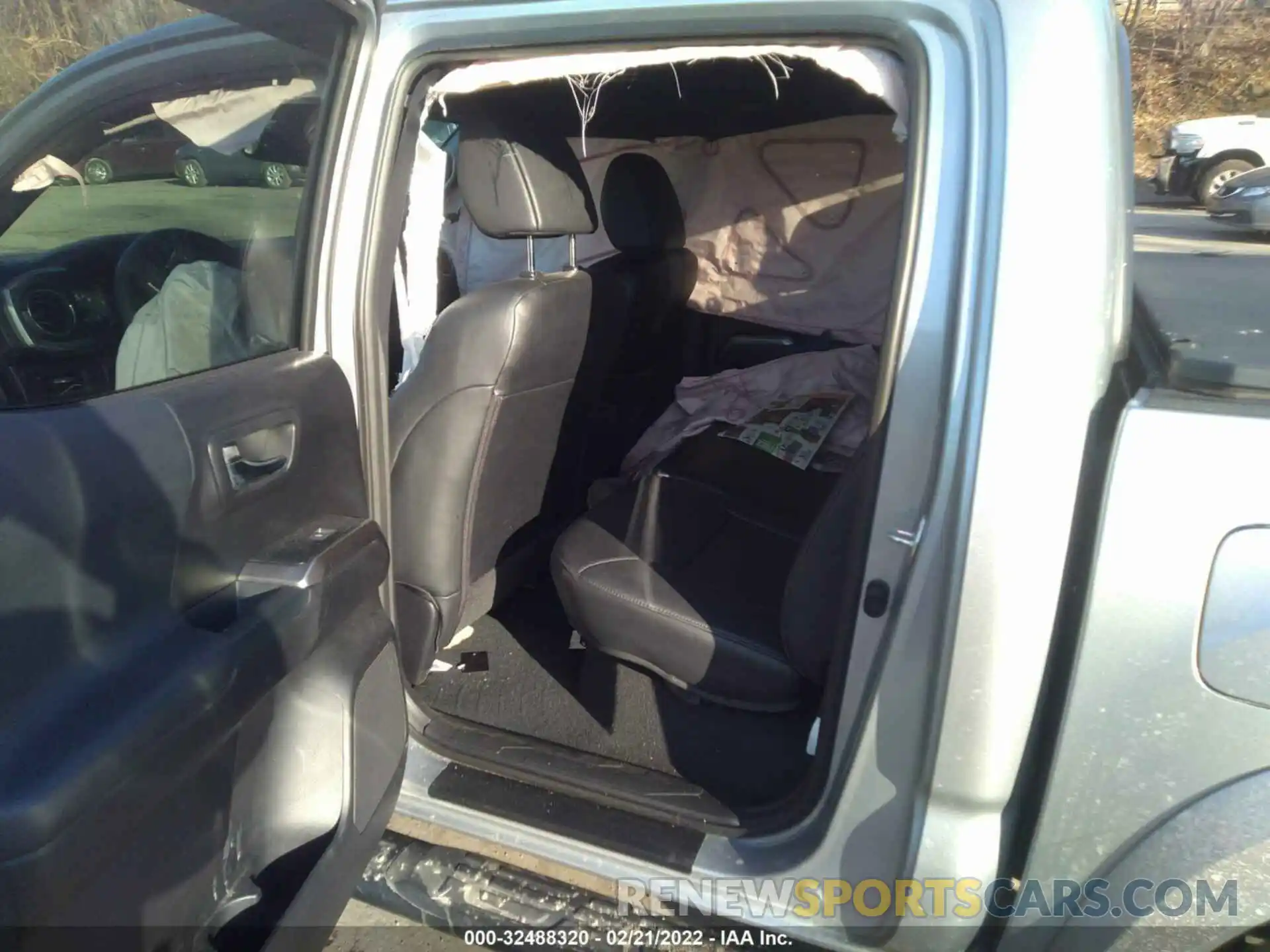 8 Photograph of a damaged car 3TMGZ5AN5KM261006 TOYOTA TACOMA 4WD 2019