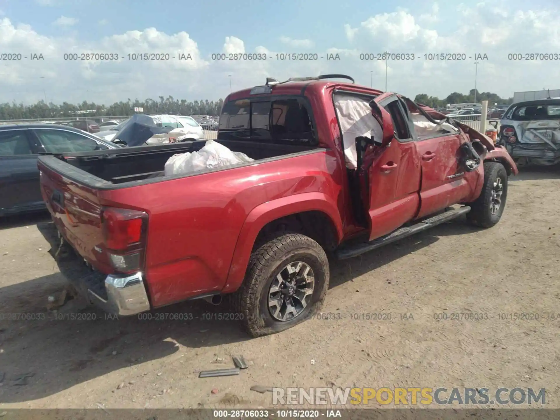 4 Фотография поврежденного автомобиля 5TFCZ5AN0KX169536 TOYOTA TACOMA 4WD 2019