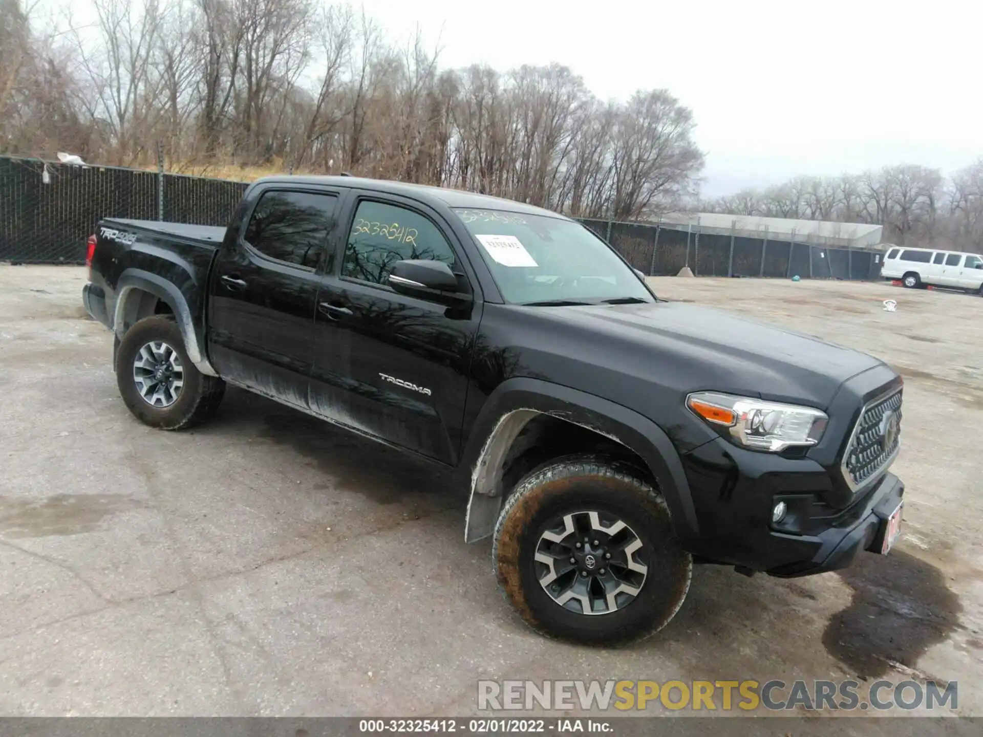 1 Photograph of a damaged car 5TFCZ5AN0KX172078 TOYOTA TACOMA 4WD 2019