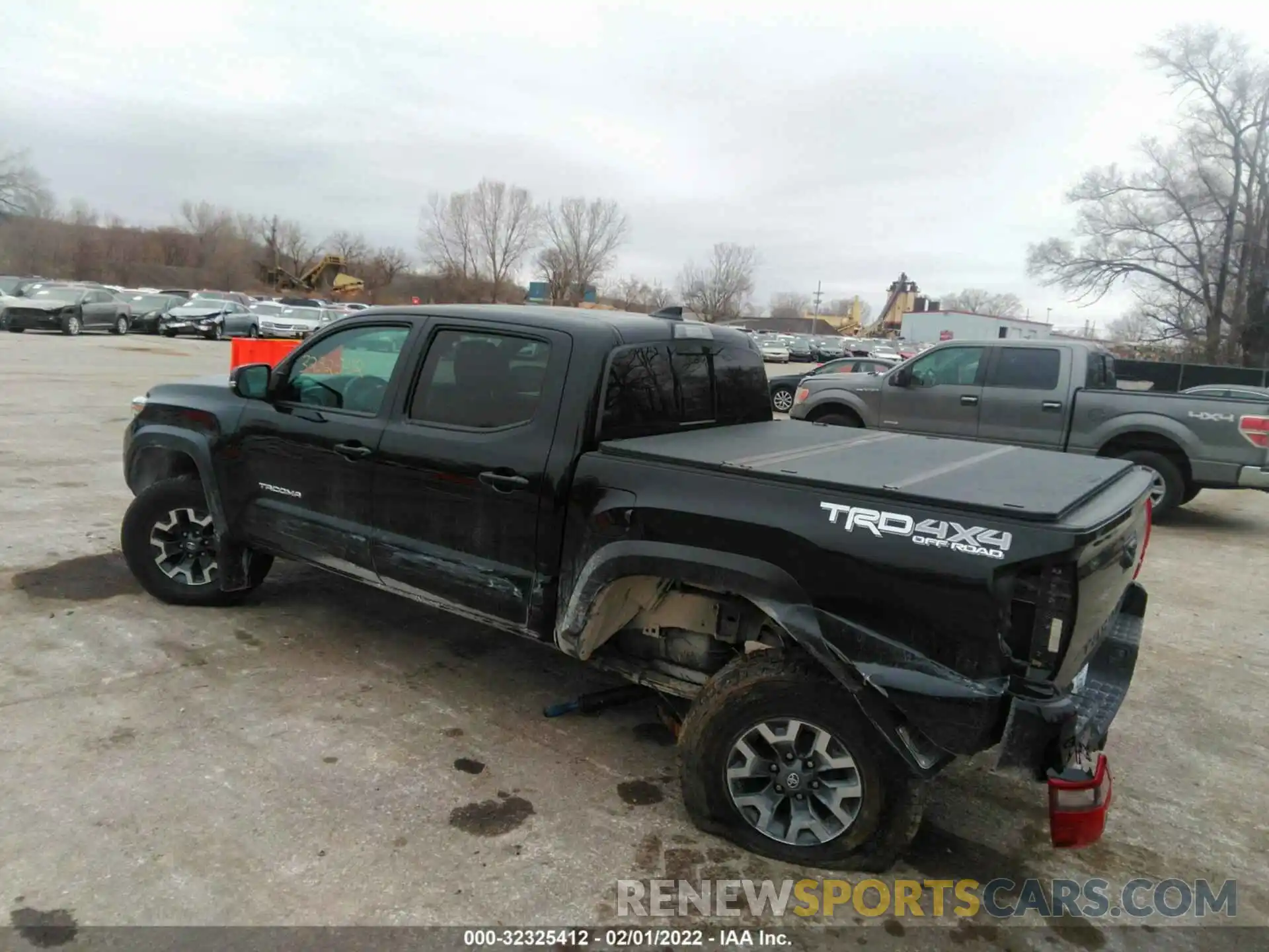 3 Photograph of a damaged car 5TFCZ5AN0KX172078 TOYOTA TACOMA 4WD 2019