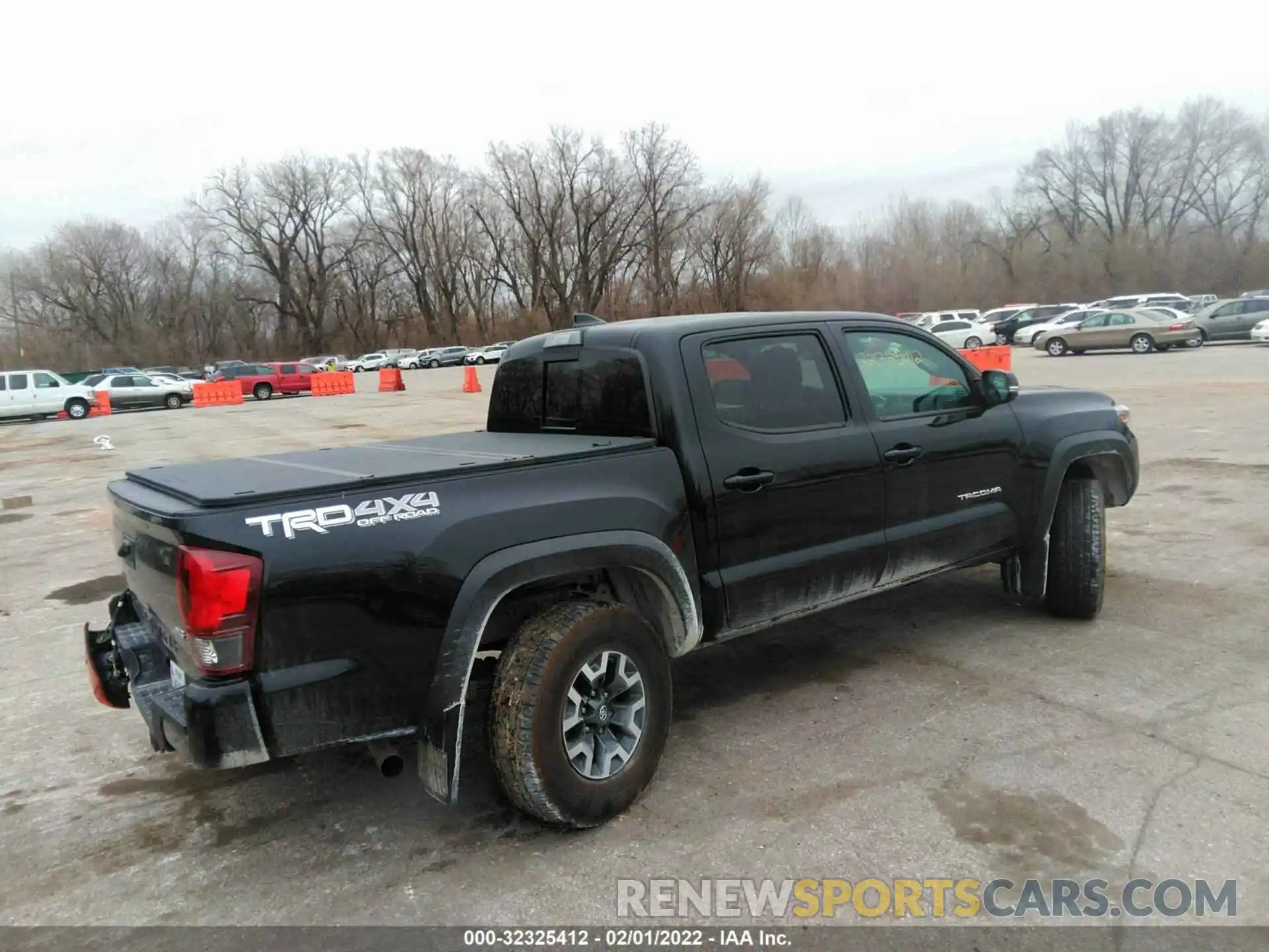 4 Photograph of a damaged car 5TFCZ5AN0KX172078 TOYOTA TACOMA 4WD 2019