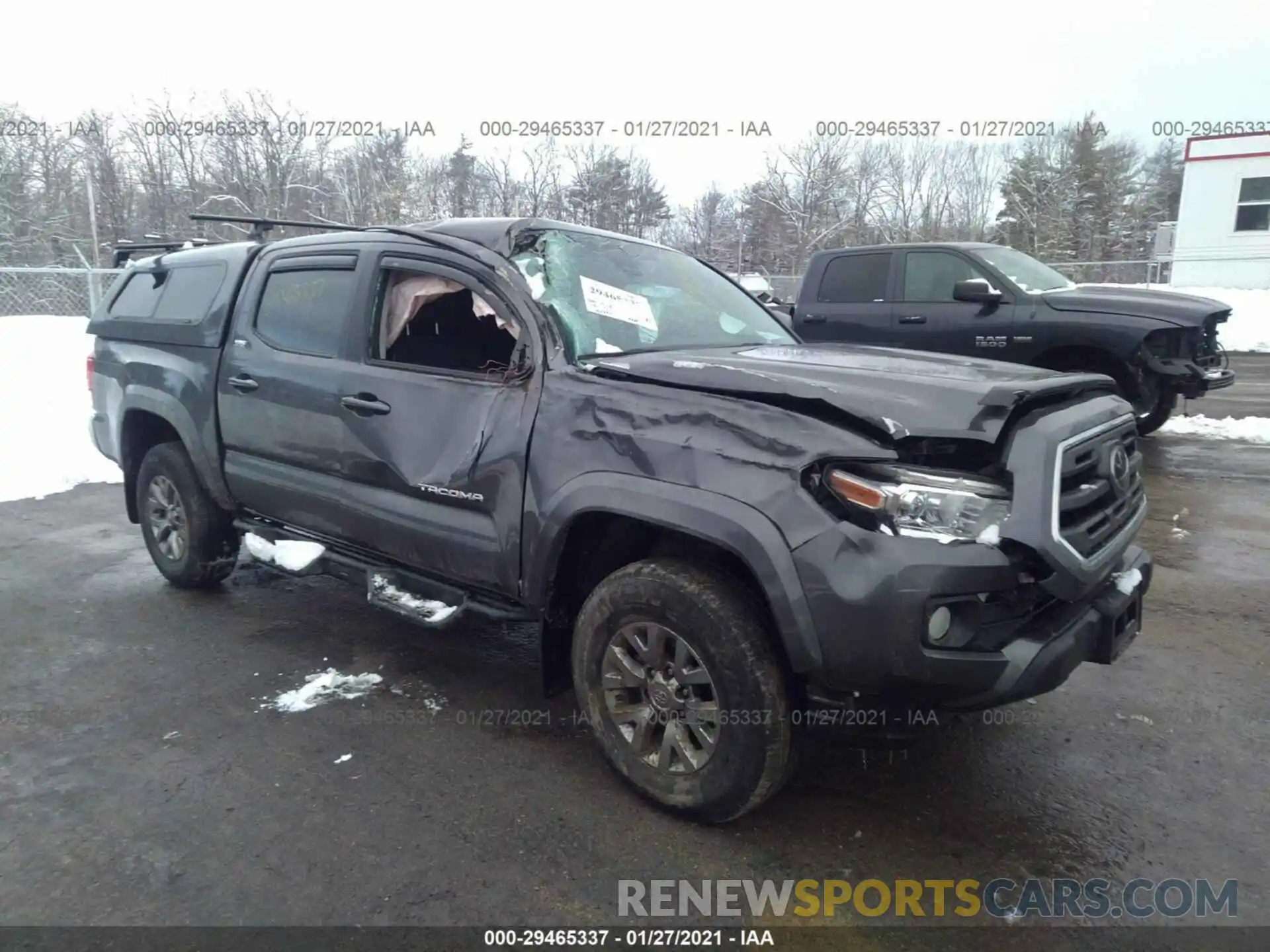 1 Фотография поврежденного автомобиля 5TFCZ5AN0KX176728 TOYOTA TACOMA 4WD 2019